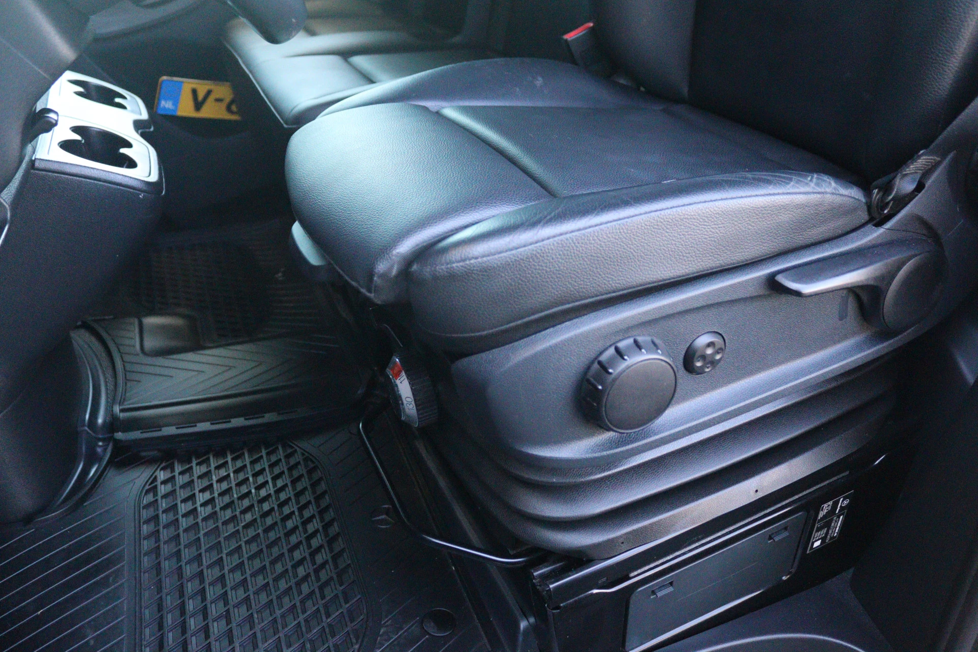 Mercedes-Benz-Sprinter-image-5