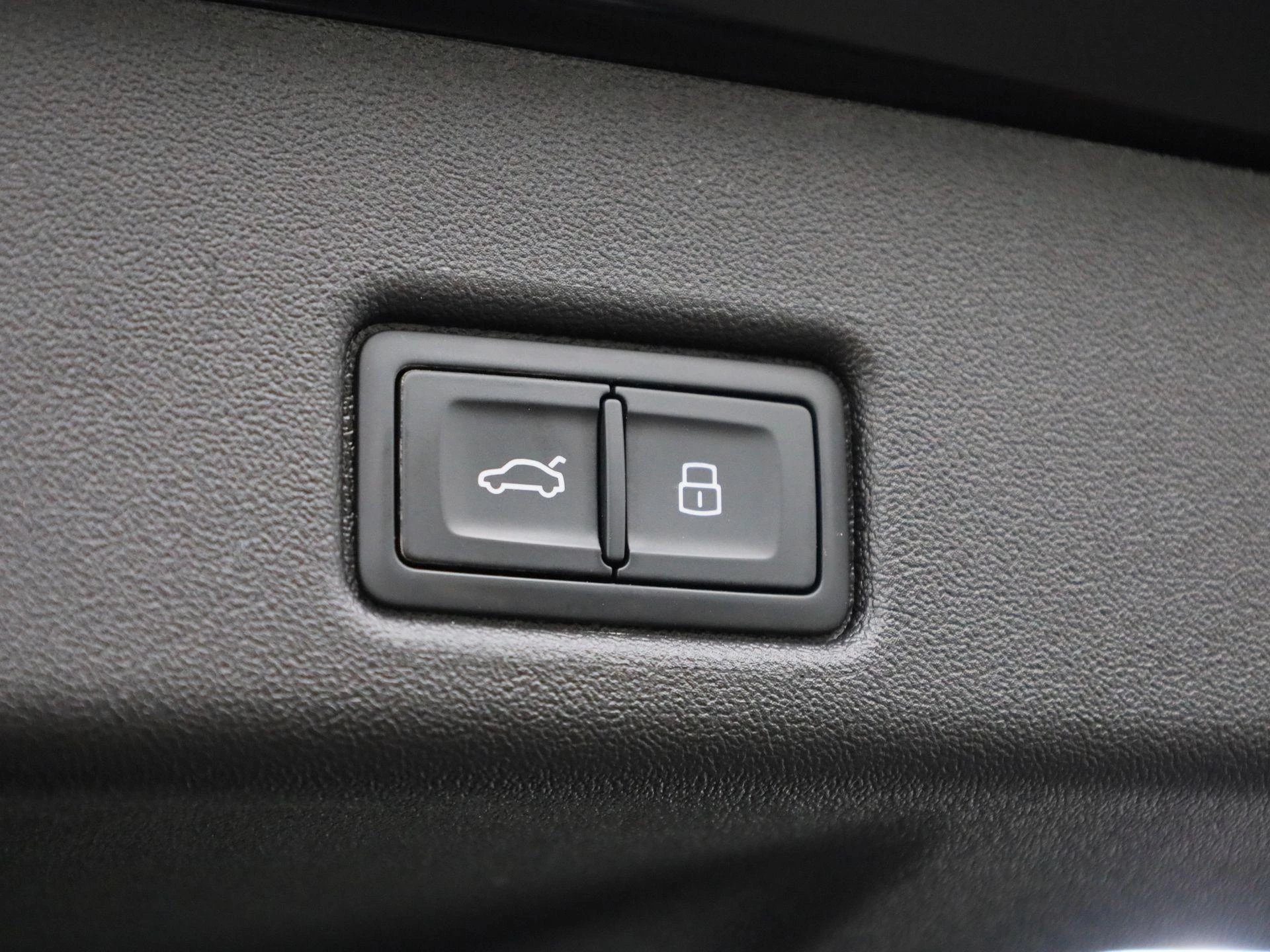 Audi Q5 2.0 TFSI e-hybrid quattro S edition Competition