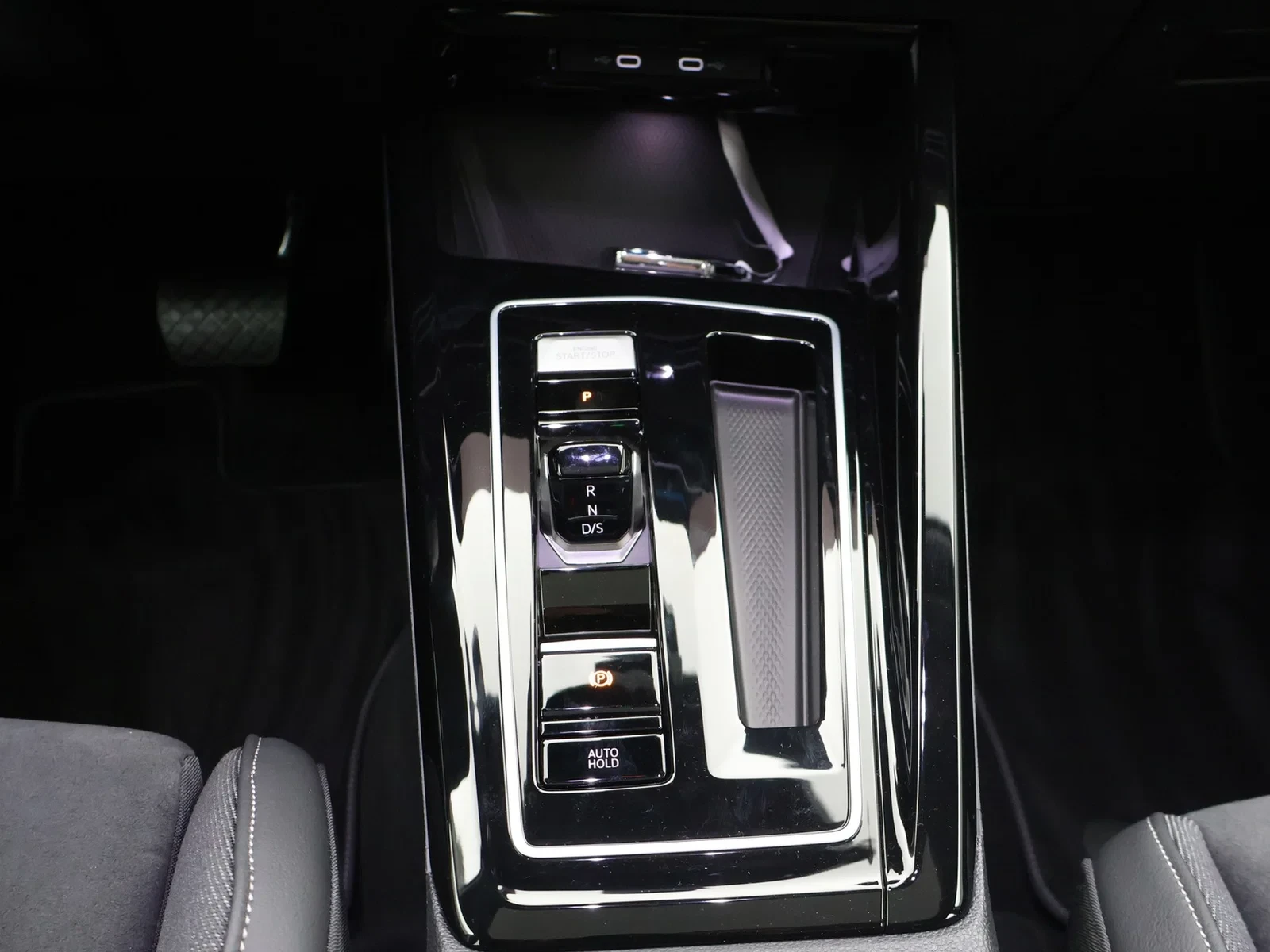 Volkswagen-Golf-image-11