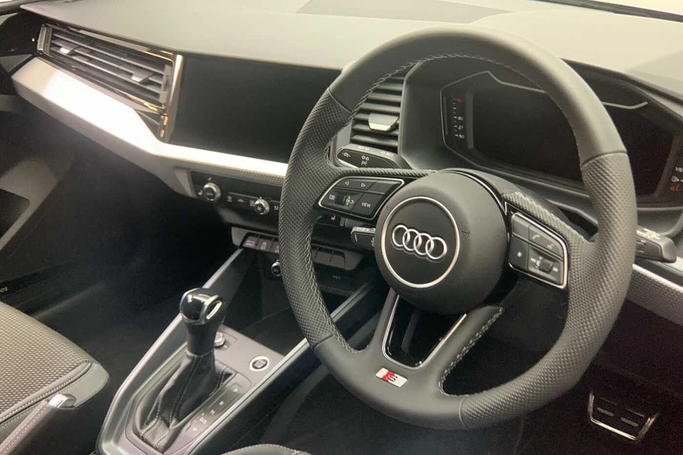 Audi-A1 Sportback-image-5