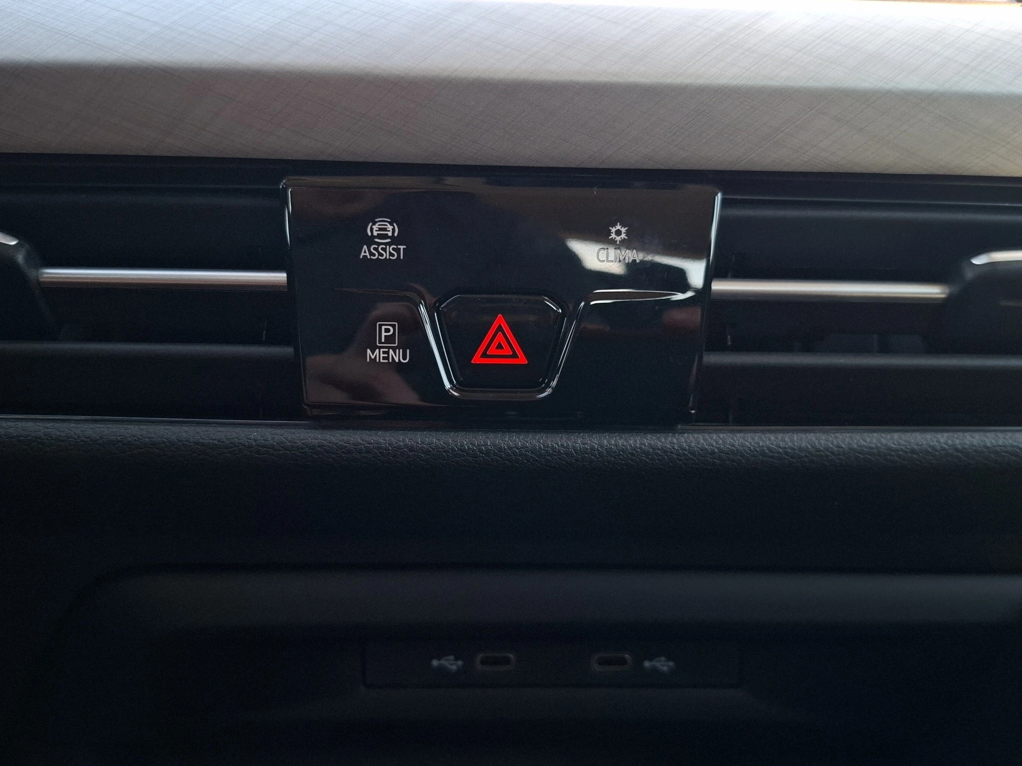 Volkswagen-Golf-image-22