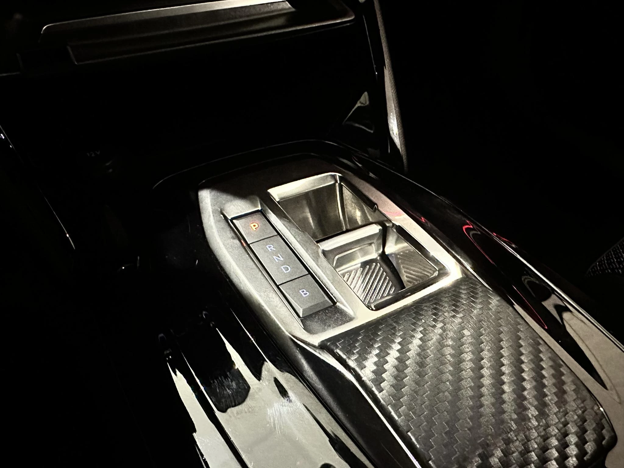 Peugeot-e-2008-image-14