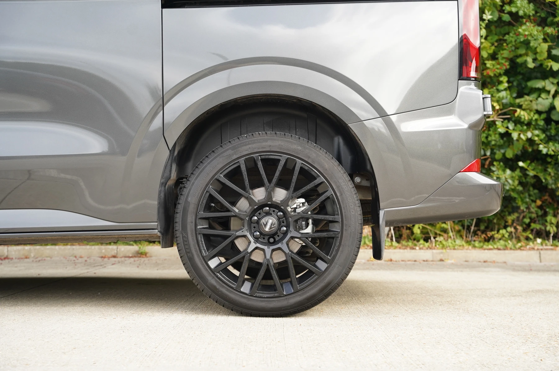 Volkswagen-Transporter-image-34
