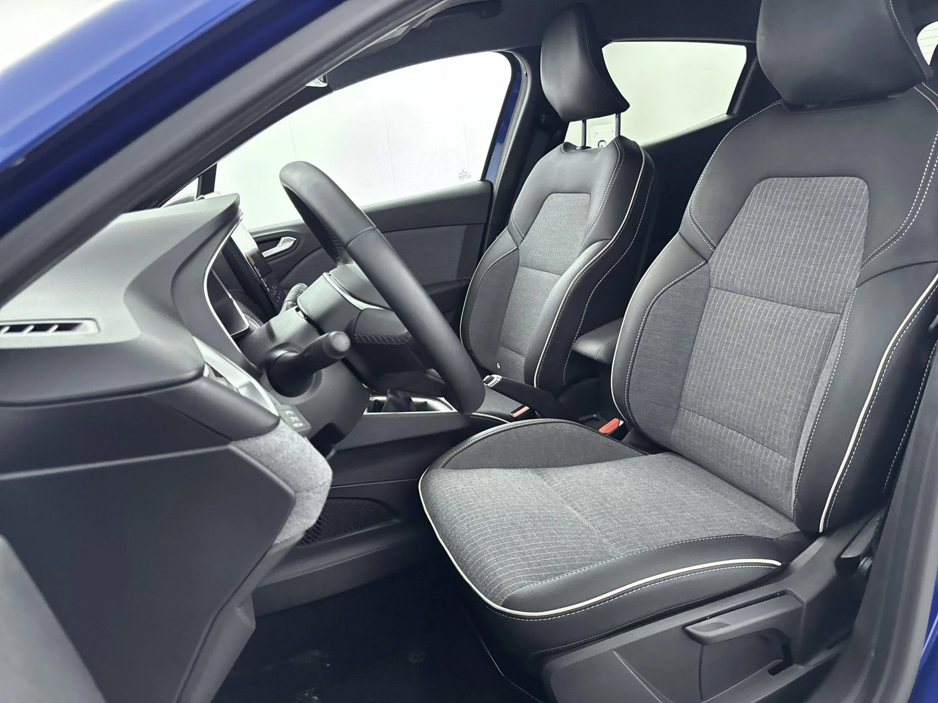 Renault-Clio-image-16