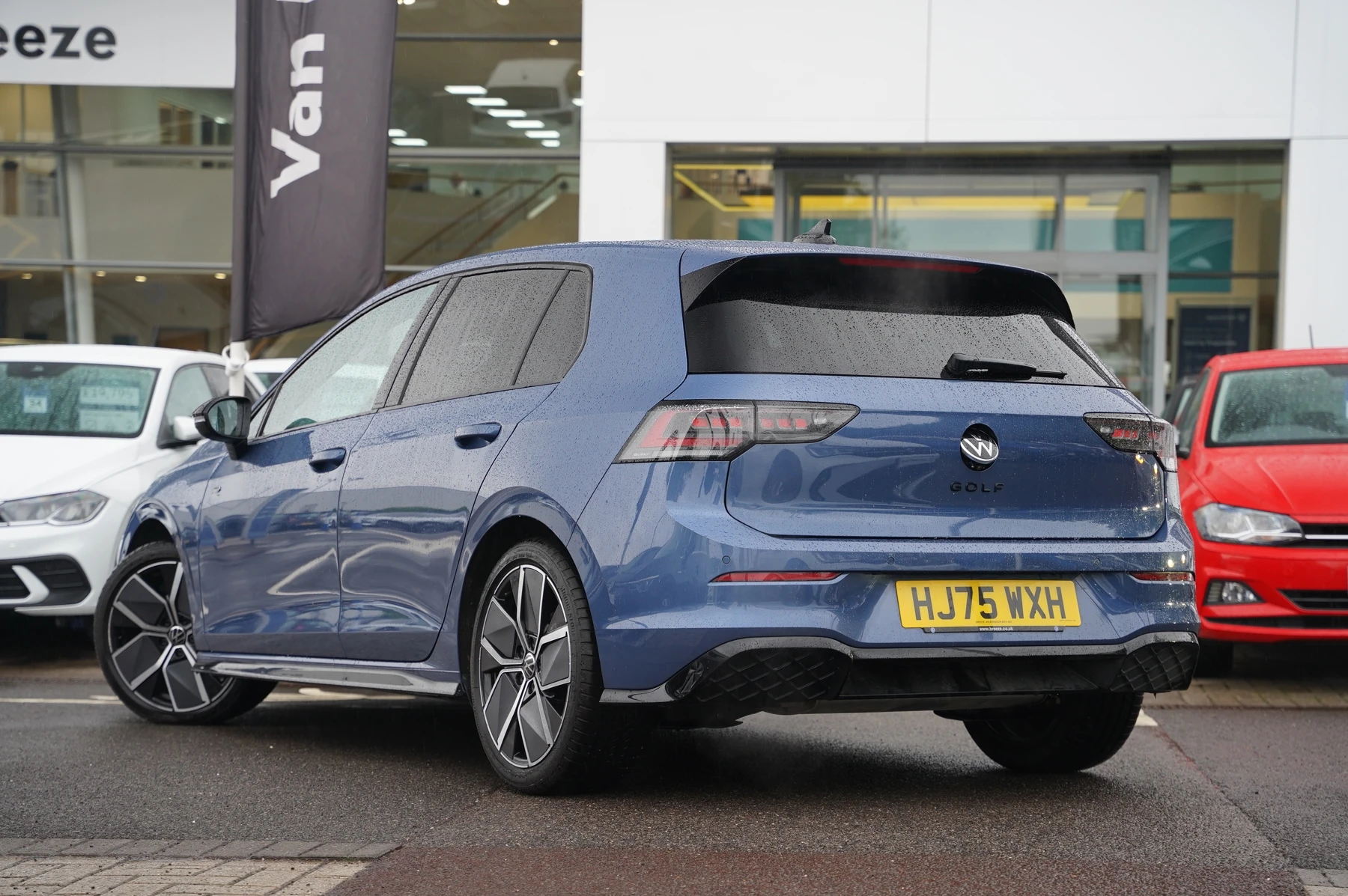 Volkswagen-Golf-image-2