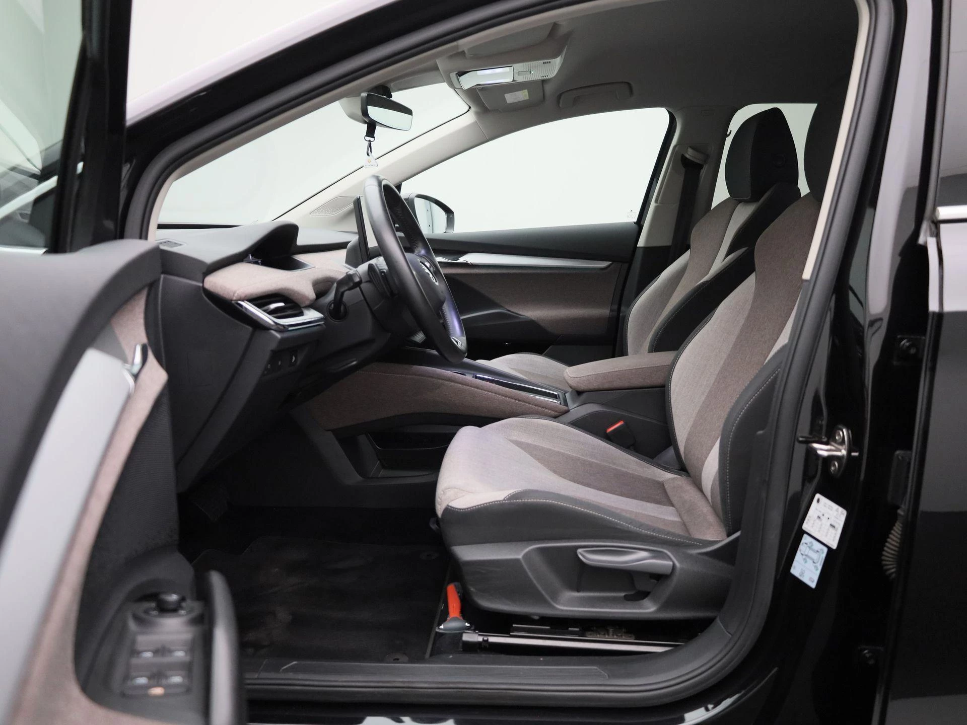 Škoda-Enyaq iV-image-10