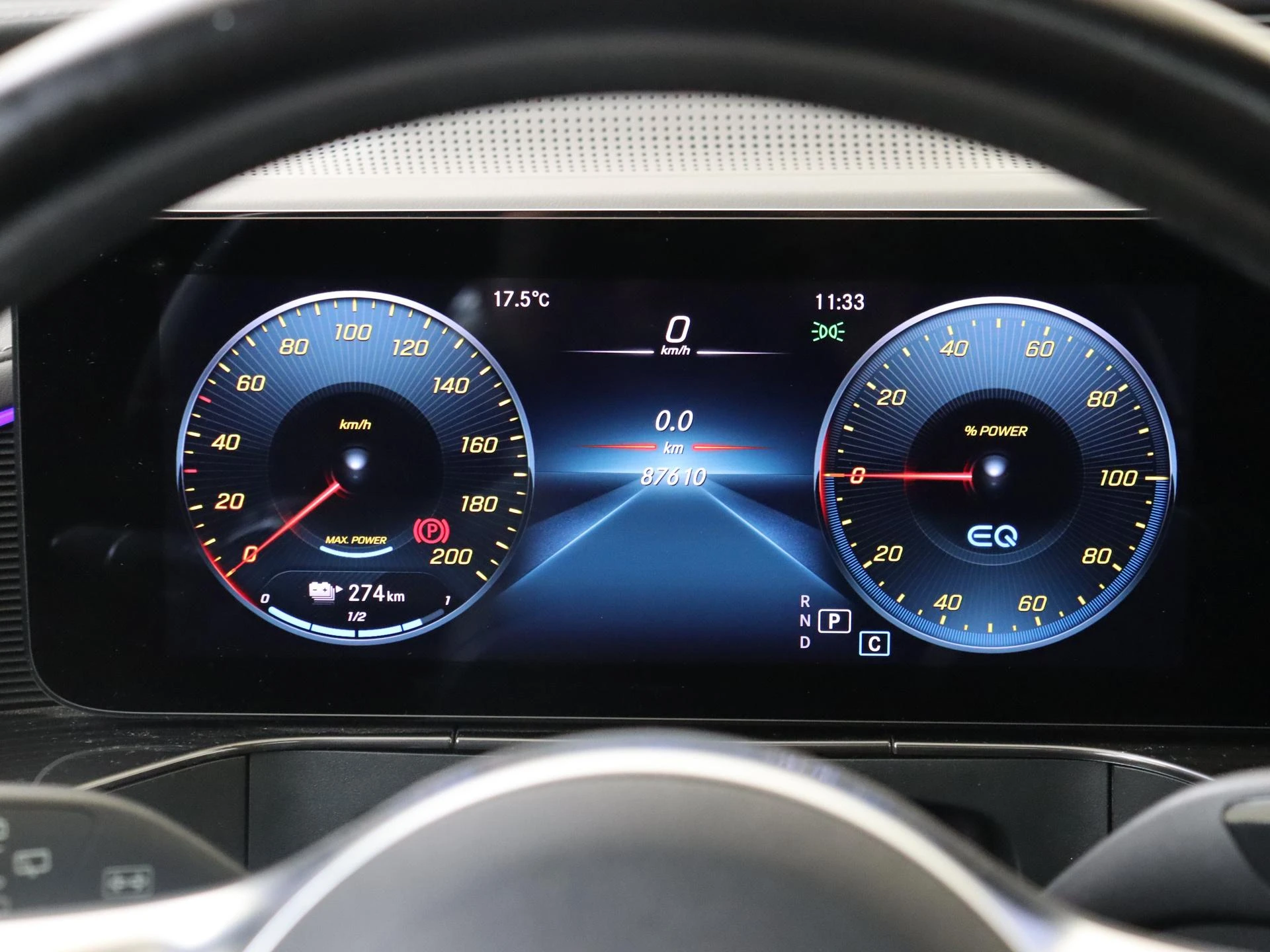 Mercedes-Benz-EQC-image-10