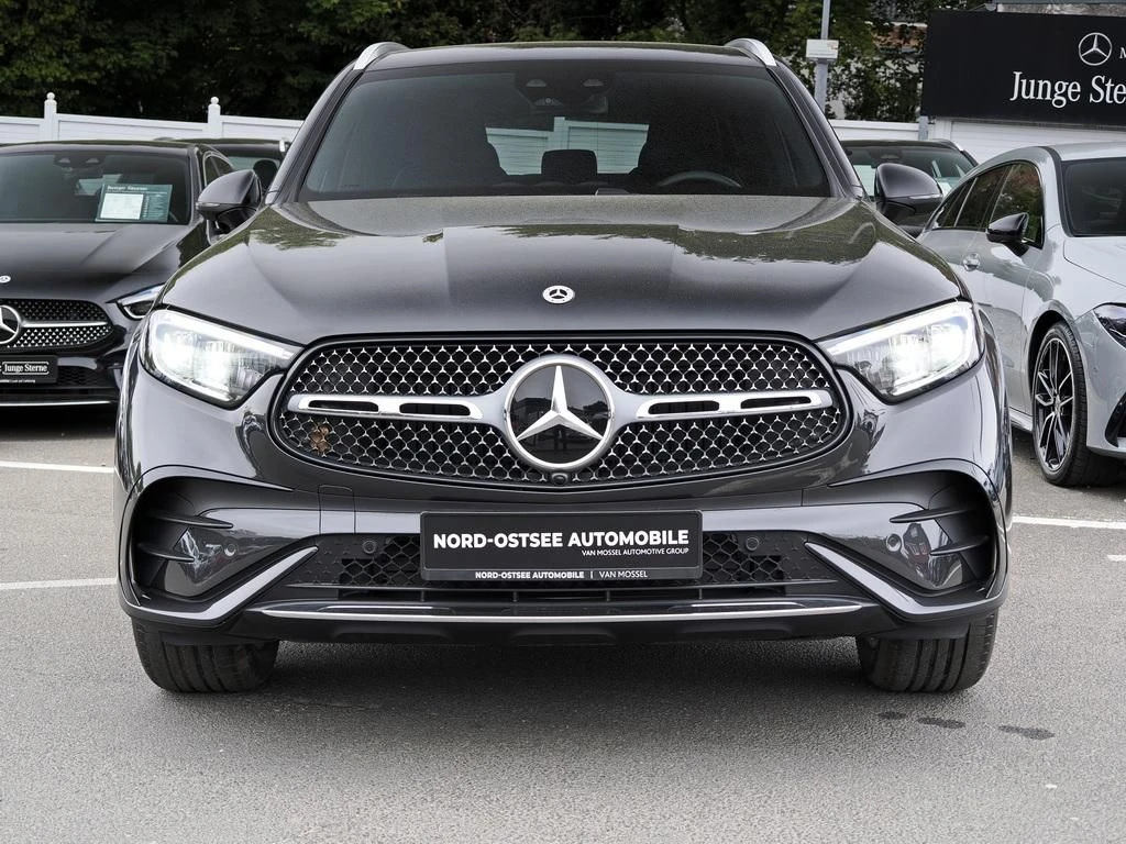 Mercedes-Benz-GLC 300 d-image-3
