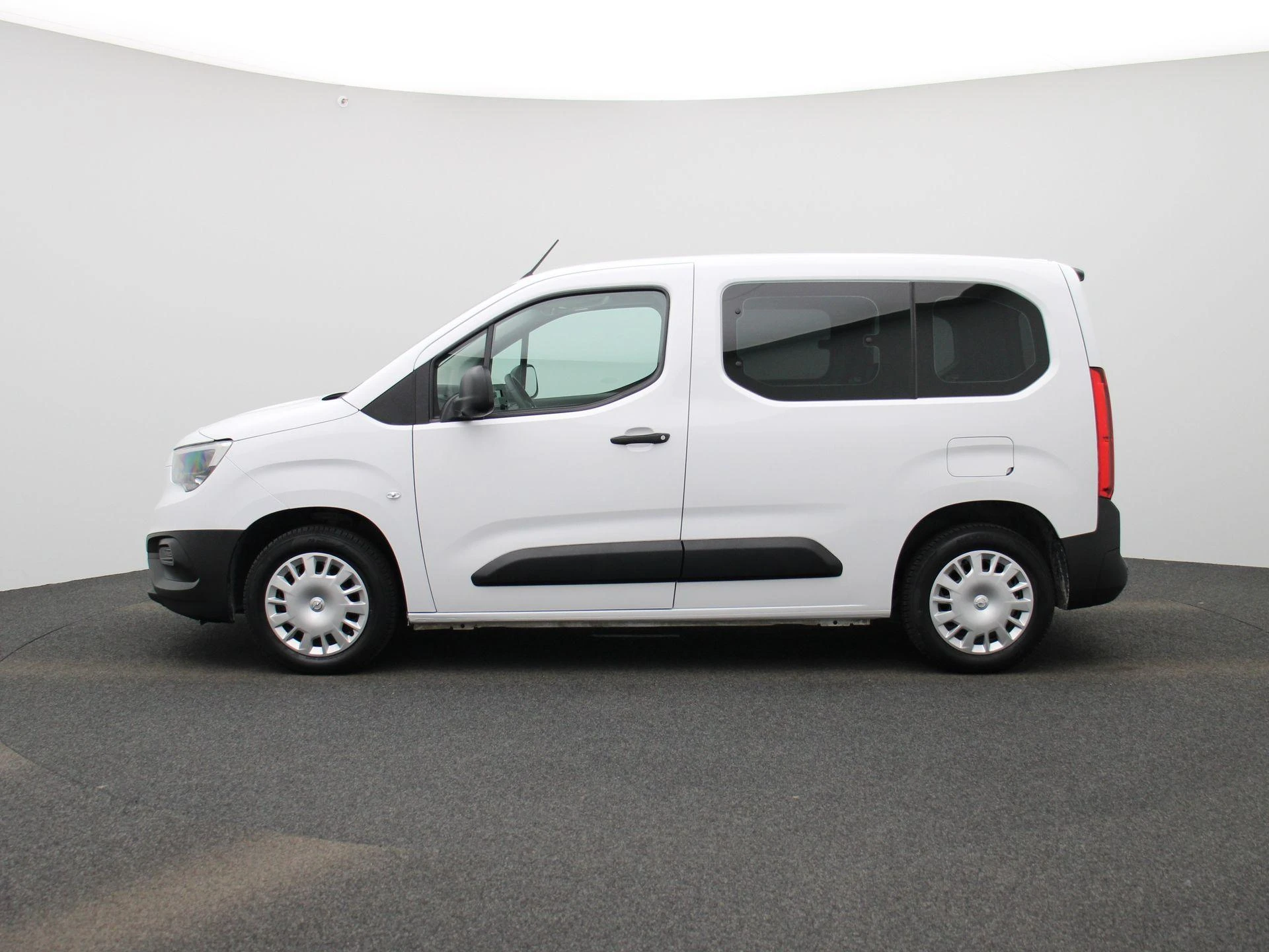 Opel-Combo Life-image-3