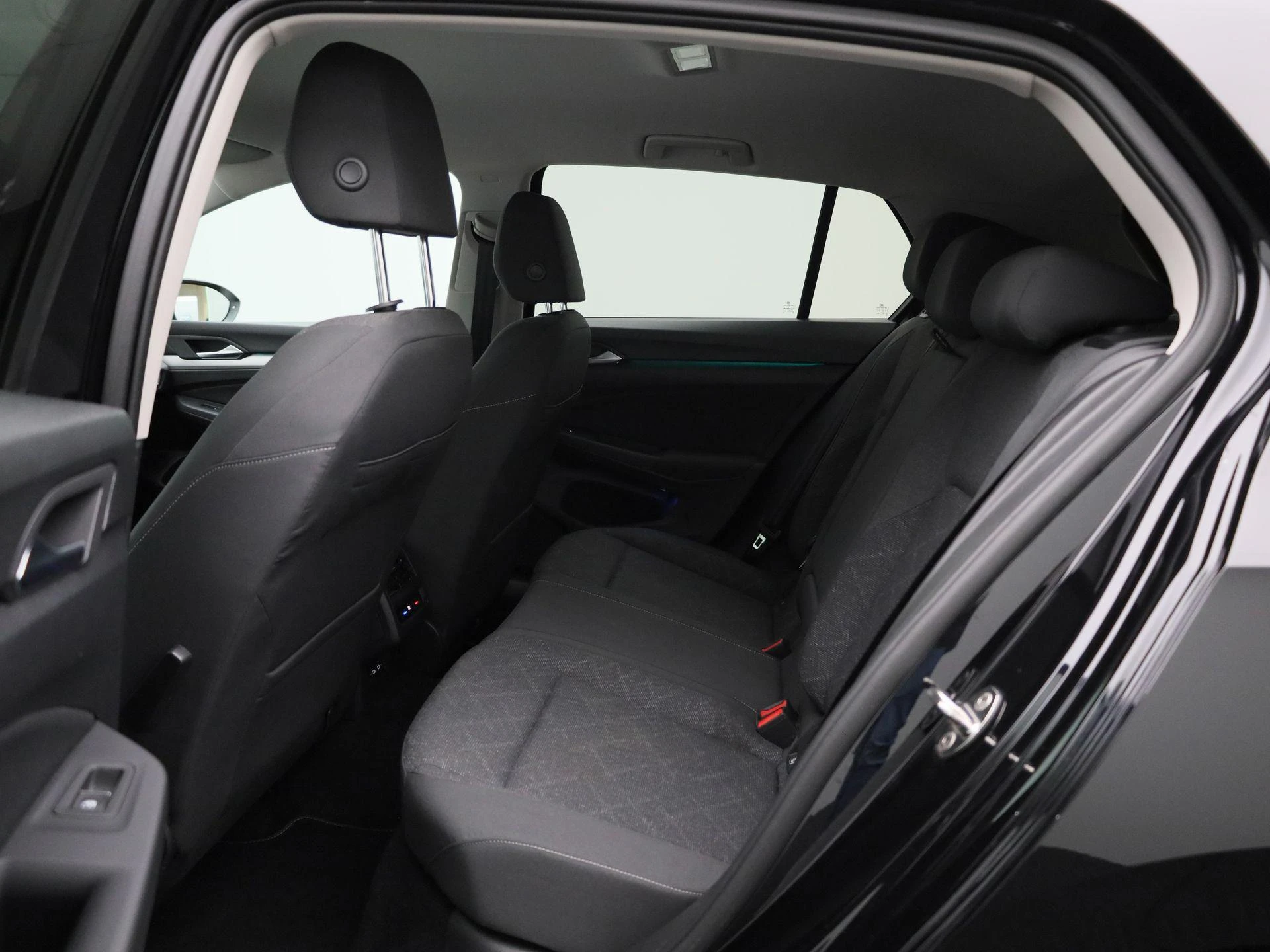 Volkswagen-Golf-image-9