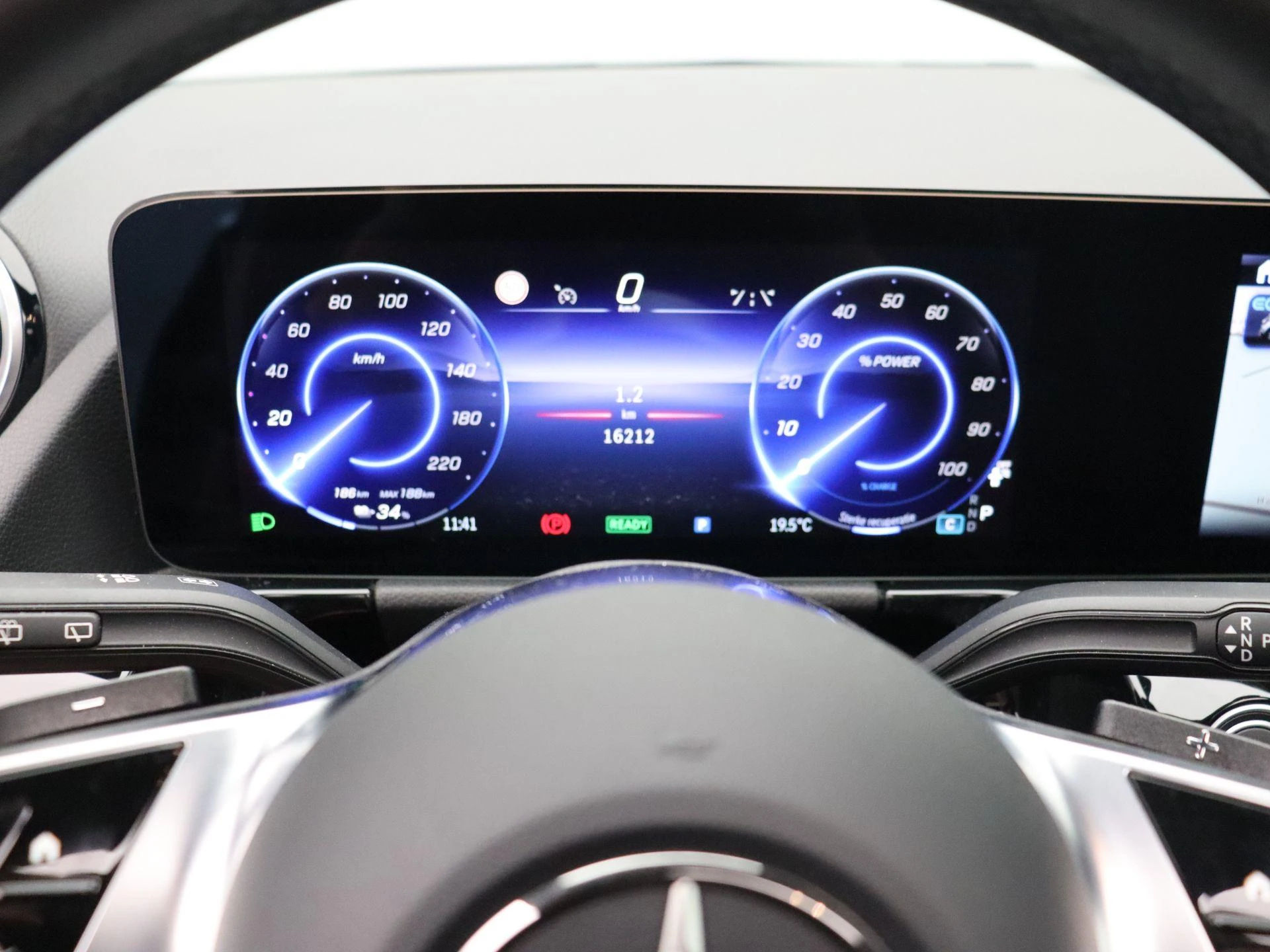 Mercedes-Benz-EQA-image-14