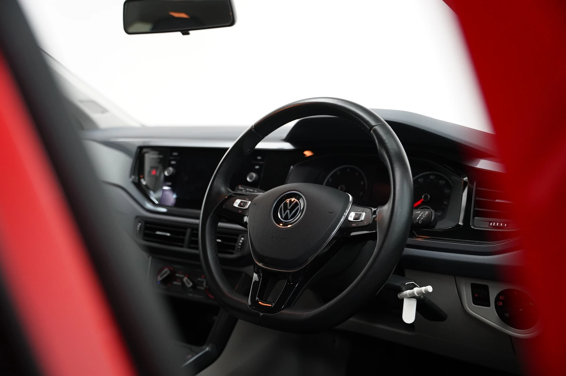 Volkswagen-Polo-image-15
