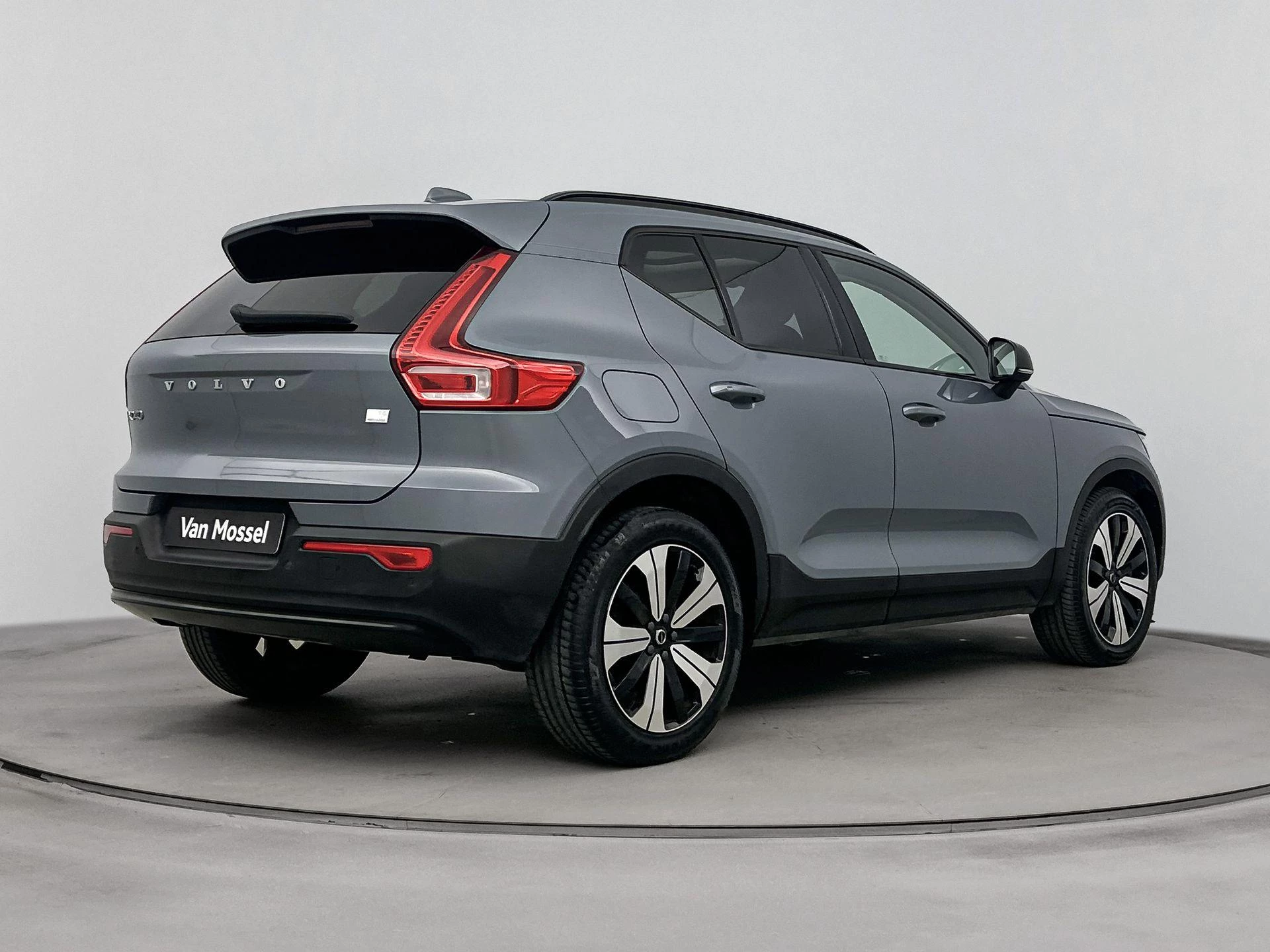 Volvo-XC40-image-3