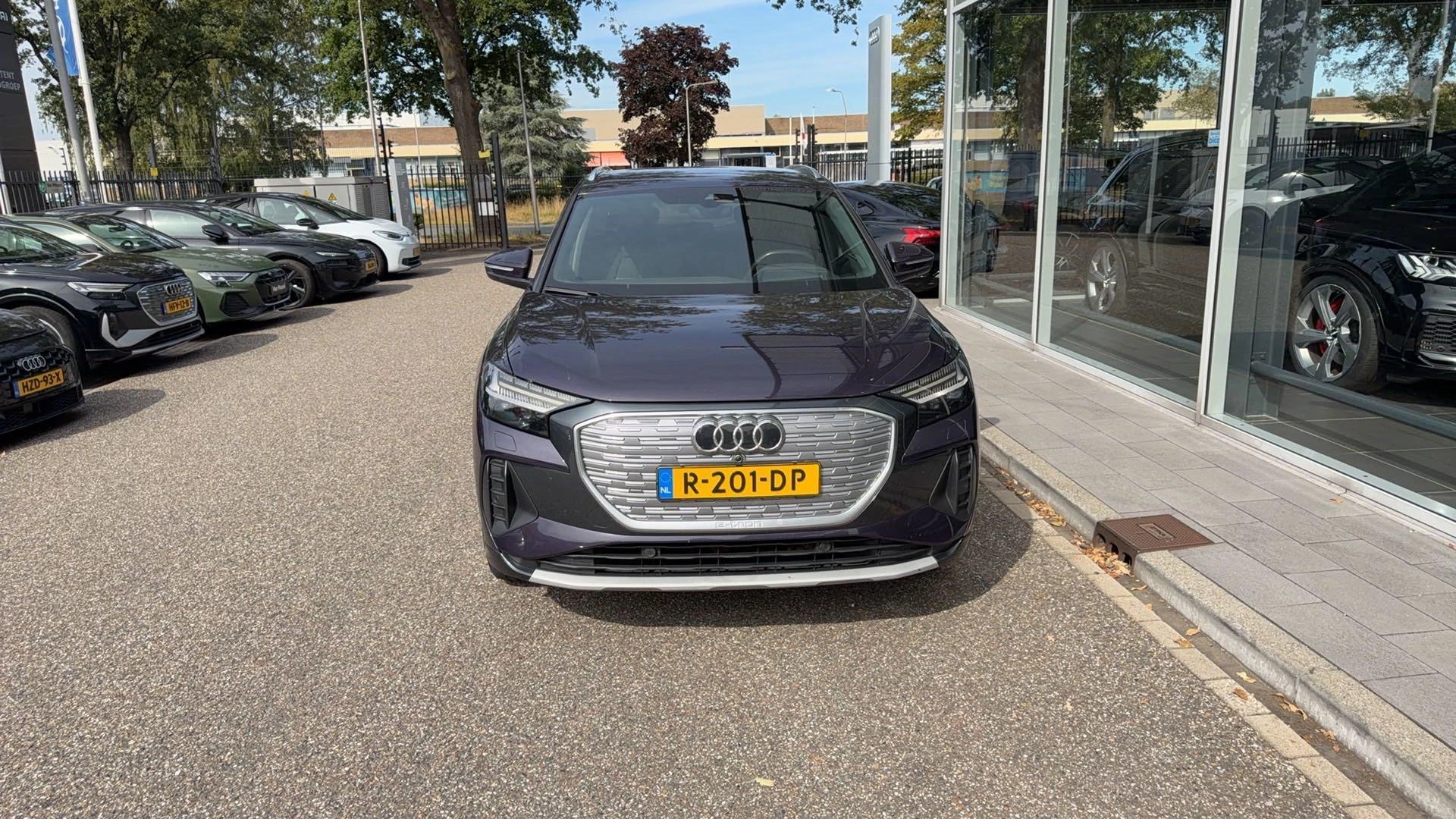 Audi-Q4 e-tron-image-1