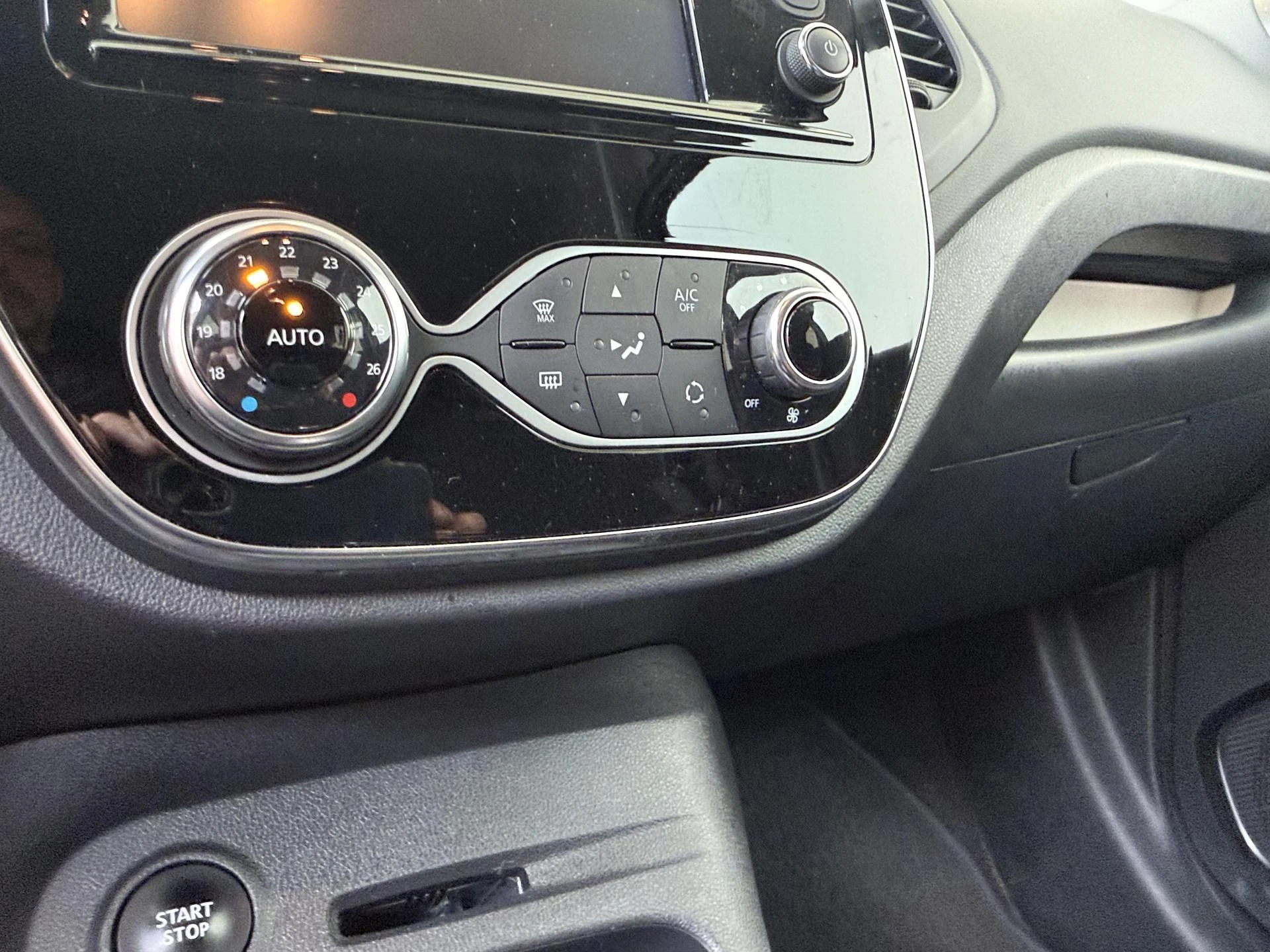 Renault-Captur-image-17