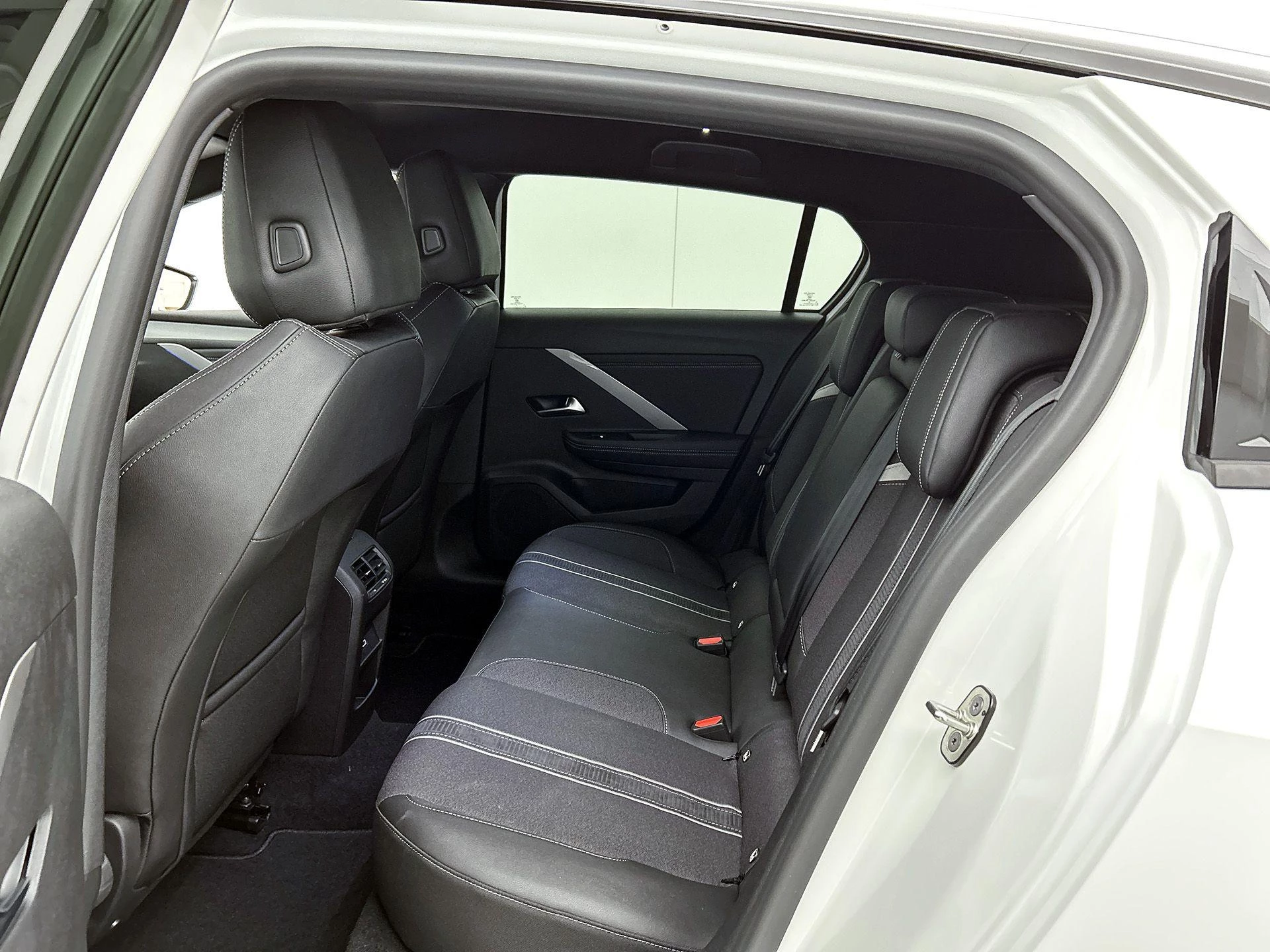 Opel-Astra-image-36