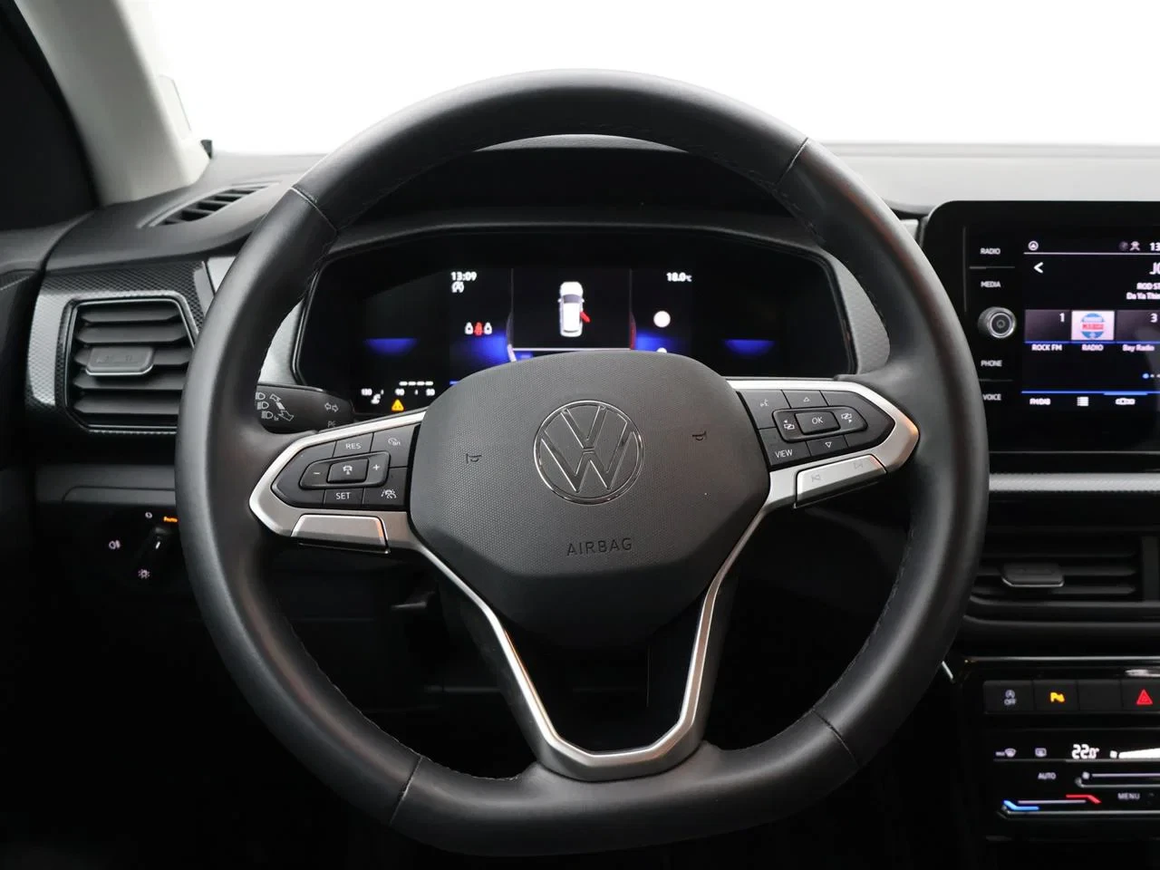 Volkswagen-T-Cross-image-11