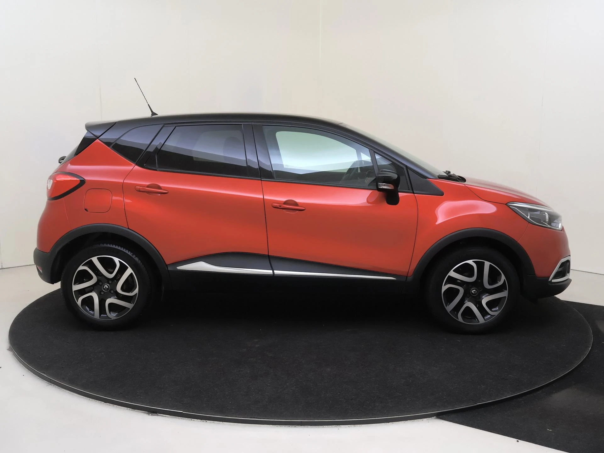 Renault-Captur-image-8