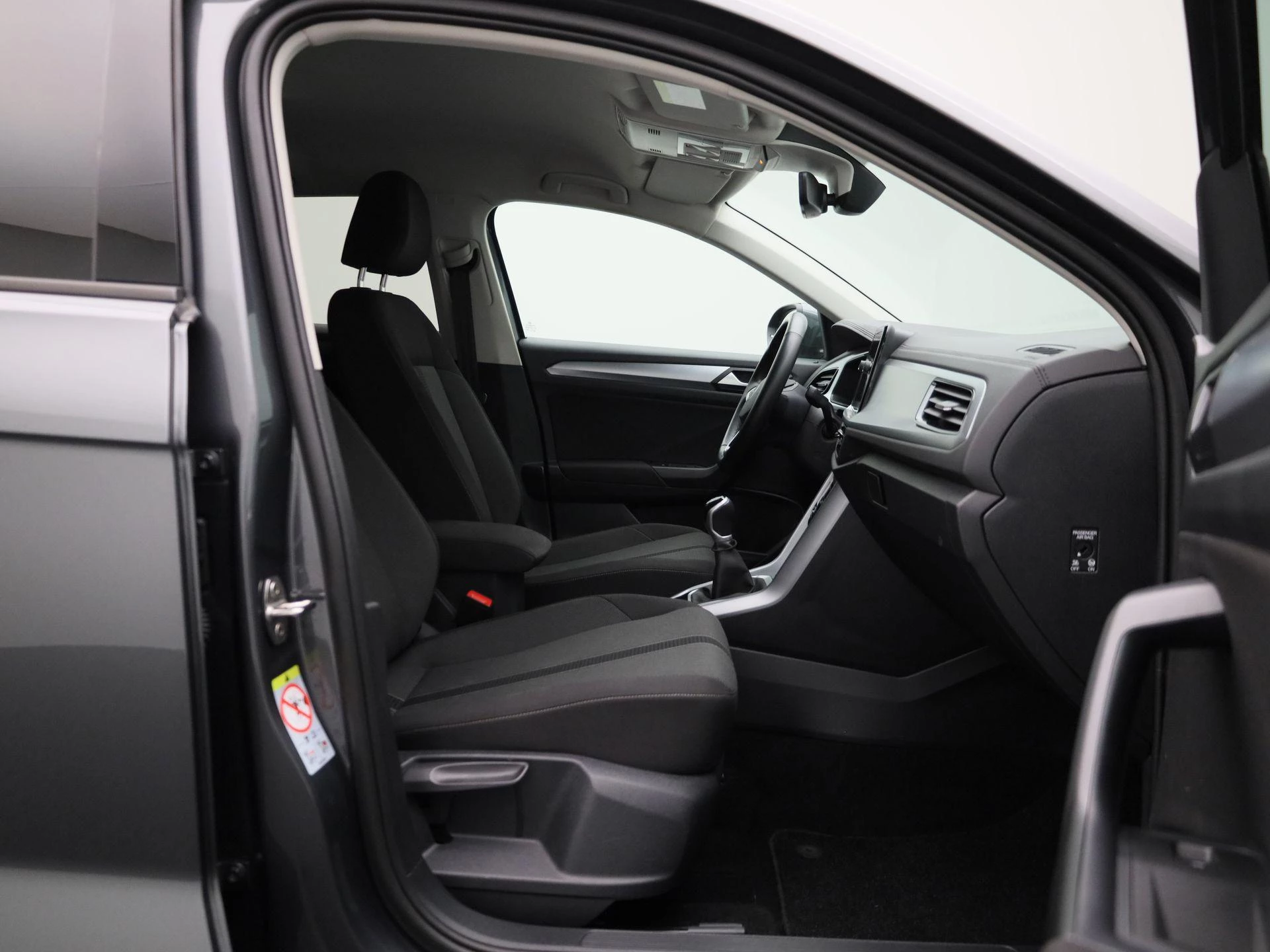 Volkswagen-T-Roc-image-33