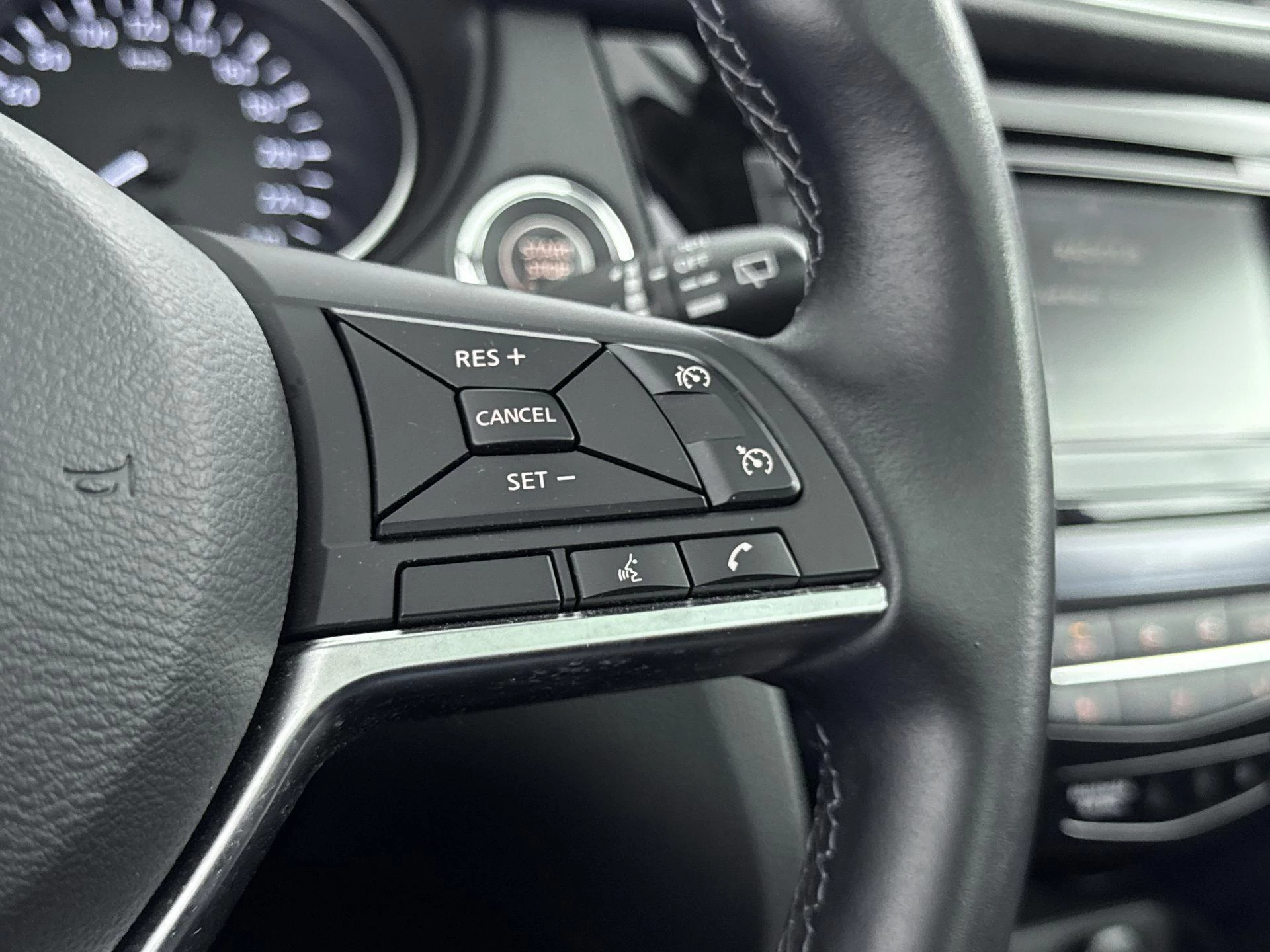 Nissan-QASHQAI-image-5