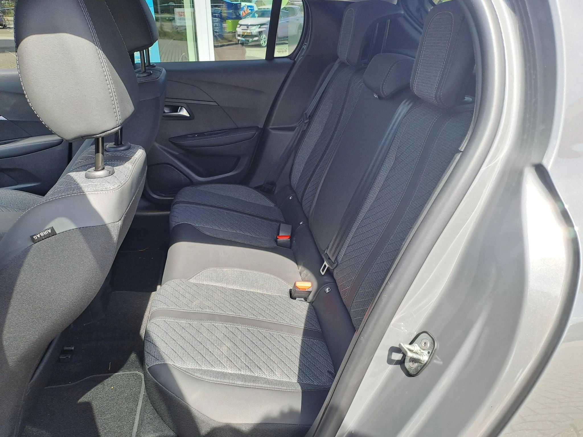Peugeot-208-image-18
