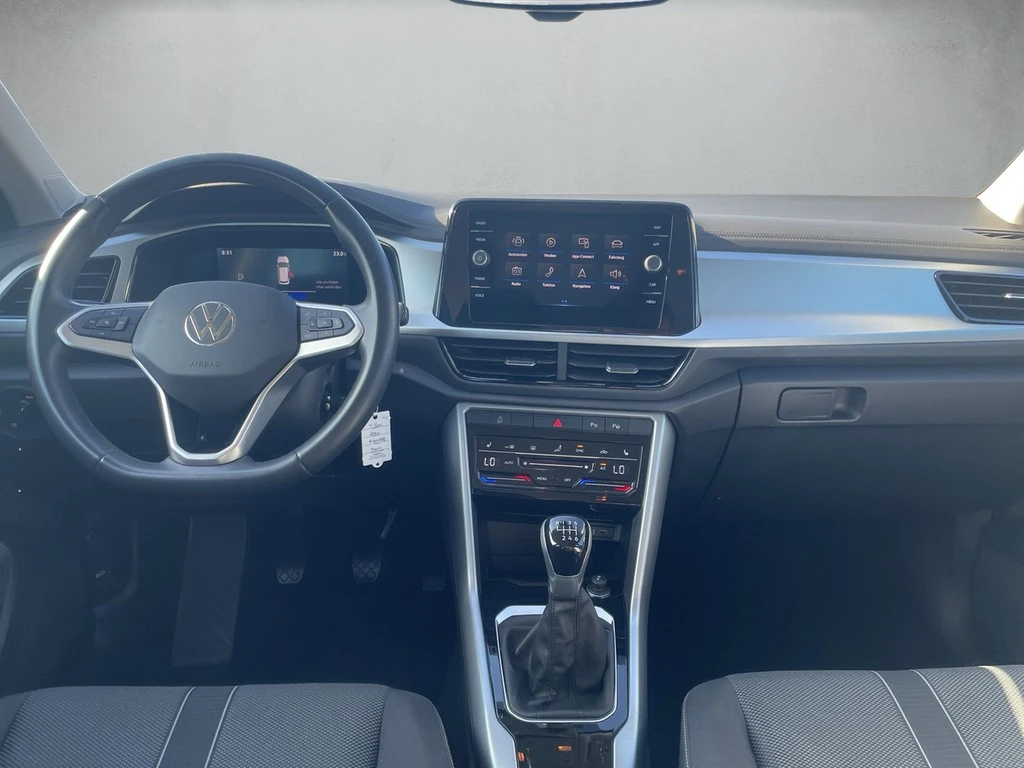 Volkswagen-T-Roc-image-7