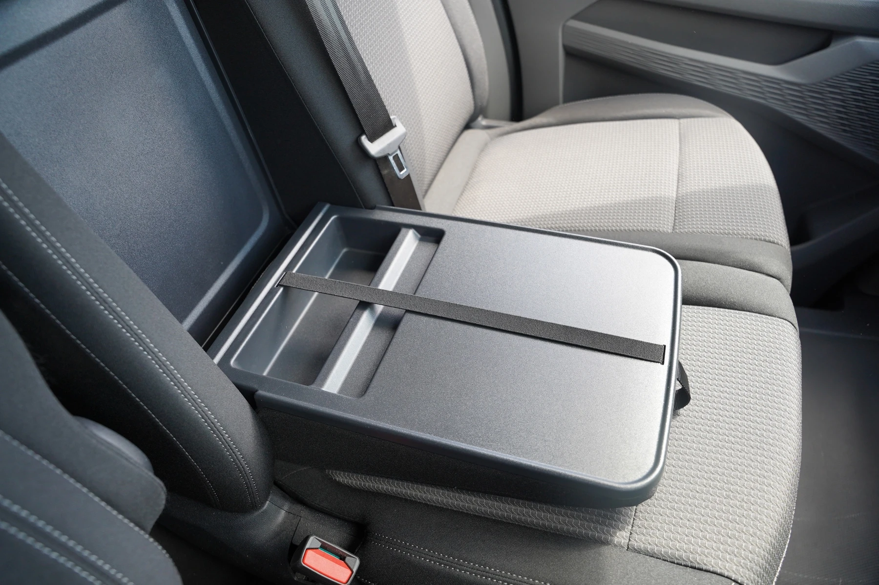 Volkswagen-Transporter-image-10