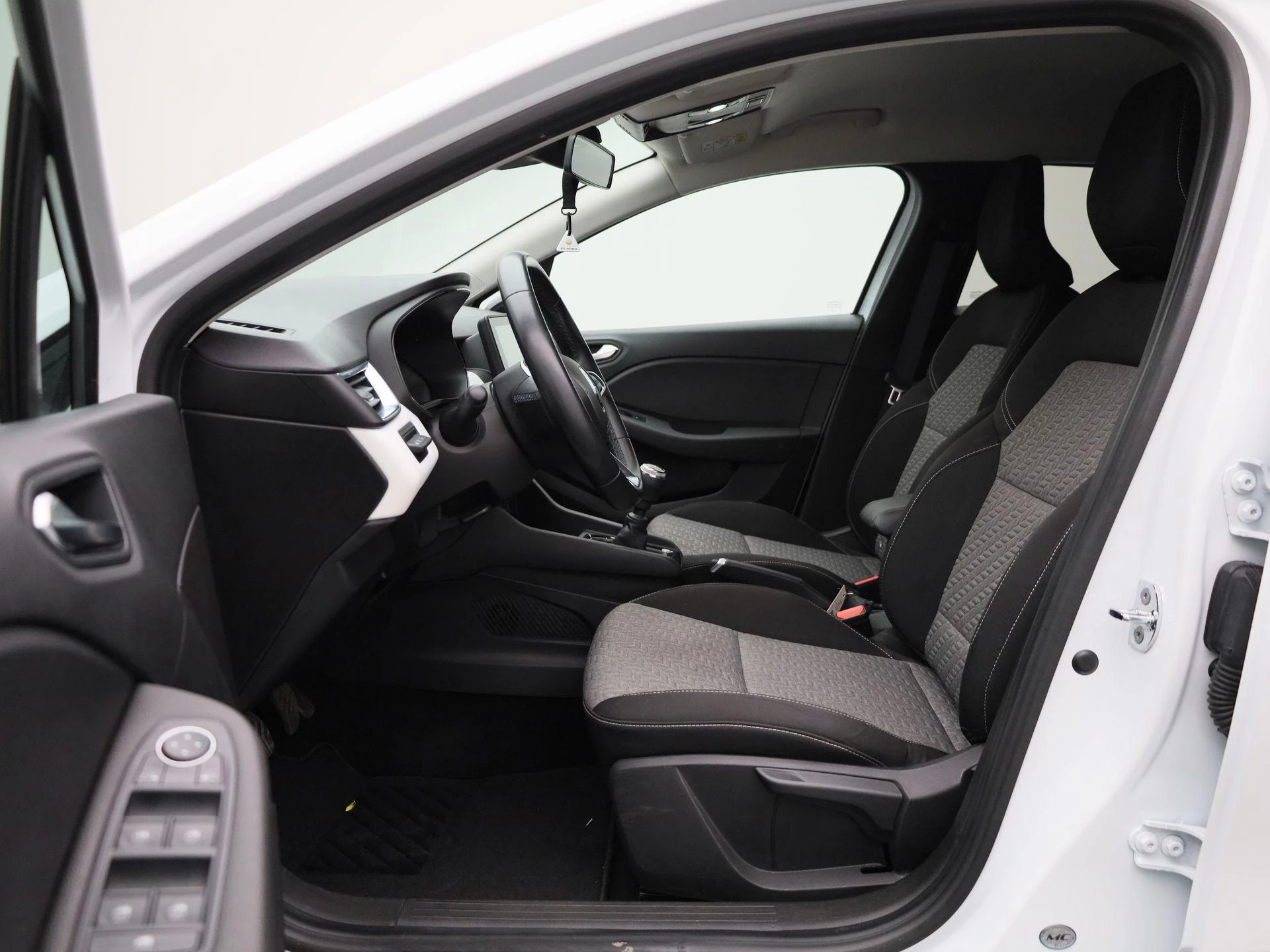 Renault-Clio-image-10