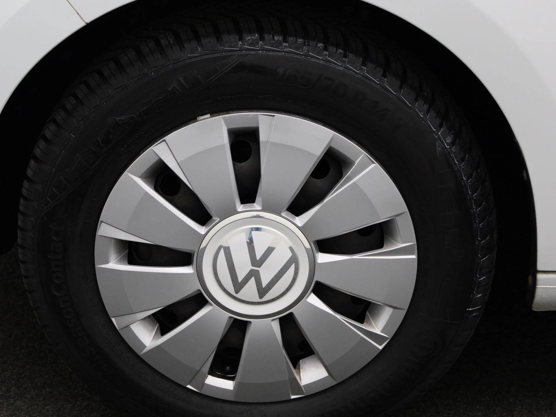 Volkswagen-up!-image-11