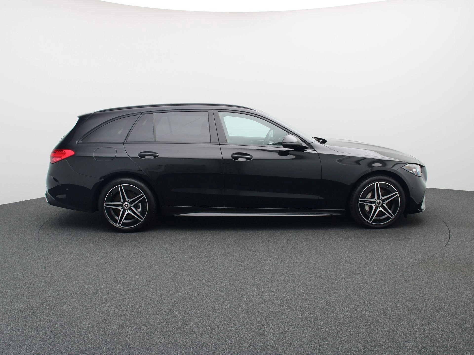 Mercedes-Benz-C-Klasse-image-5