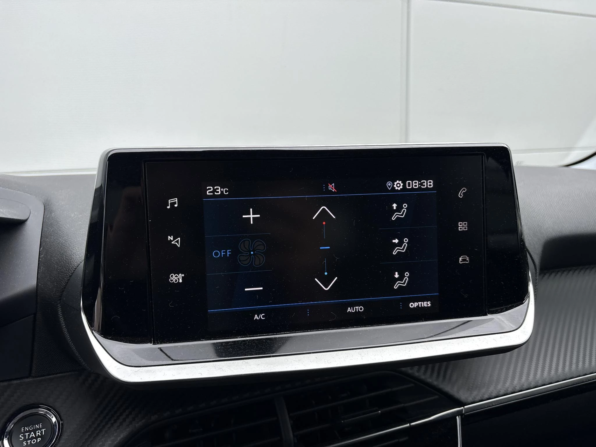 Peugeot-208-image-22
