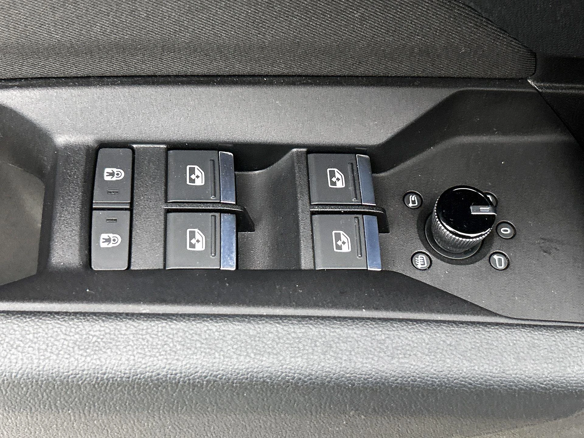 Audi-Q4 e-tron-image-30