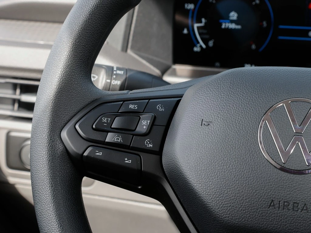 Volkswagen-Transporter-image-9