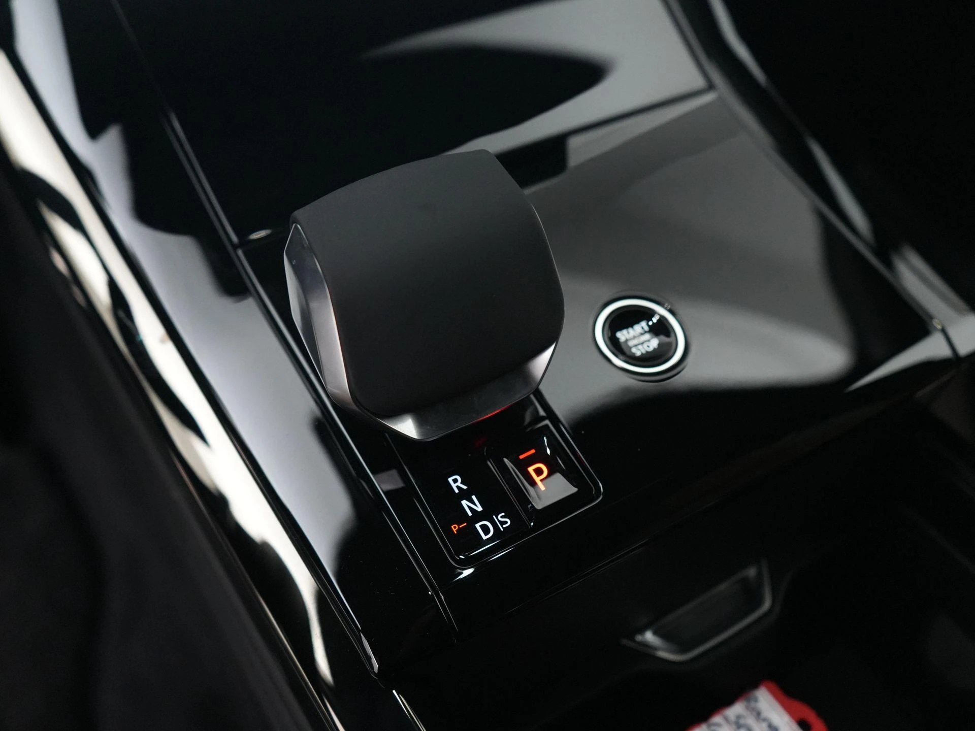 Land Rover-Range Rover Sport-image-17