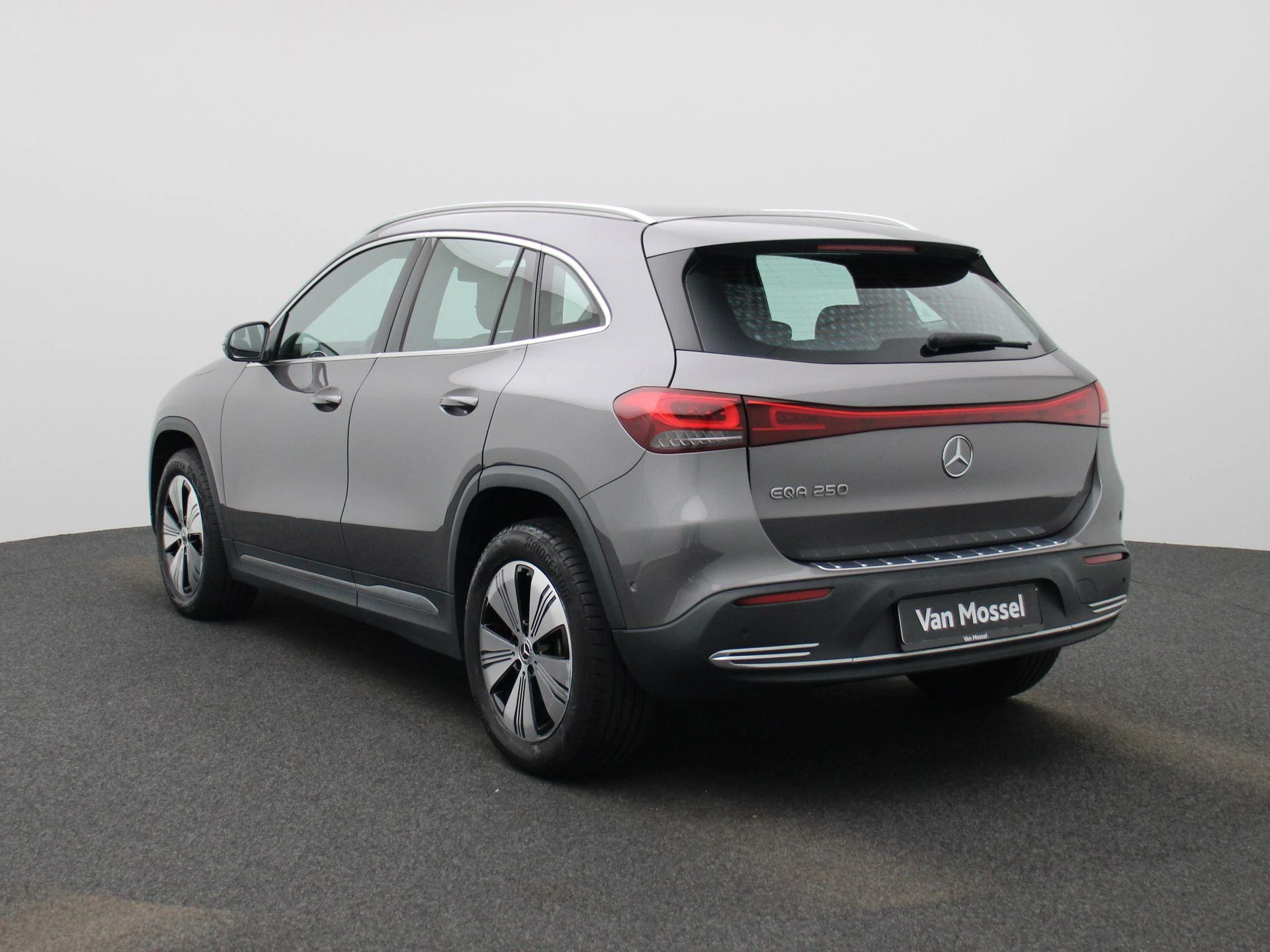 Mercedes-Benz-EQA-image-1
