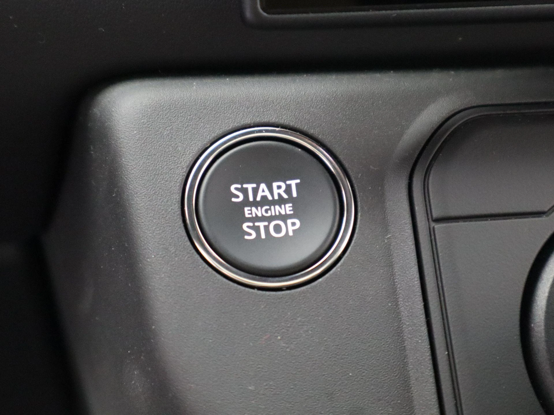 Land Rover Defender 110 2.0 P300e 110 Dynamic Edition