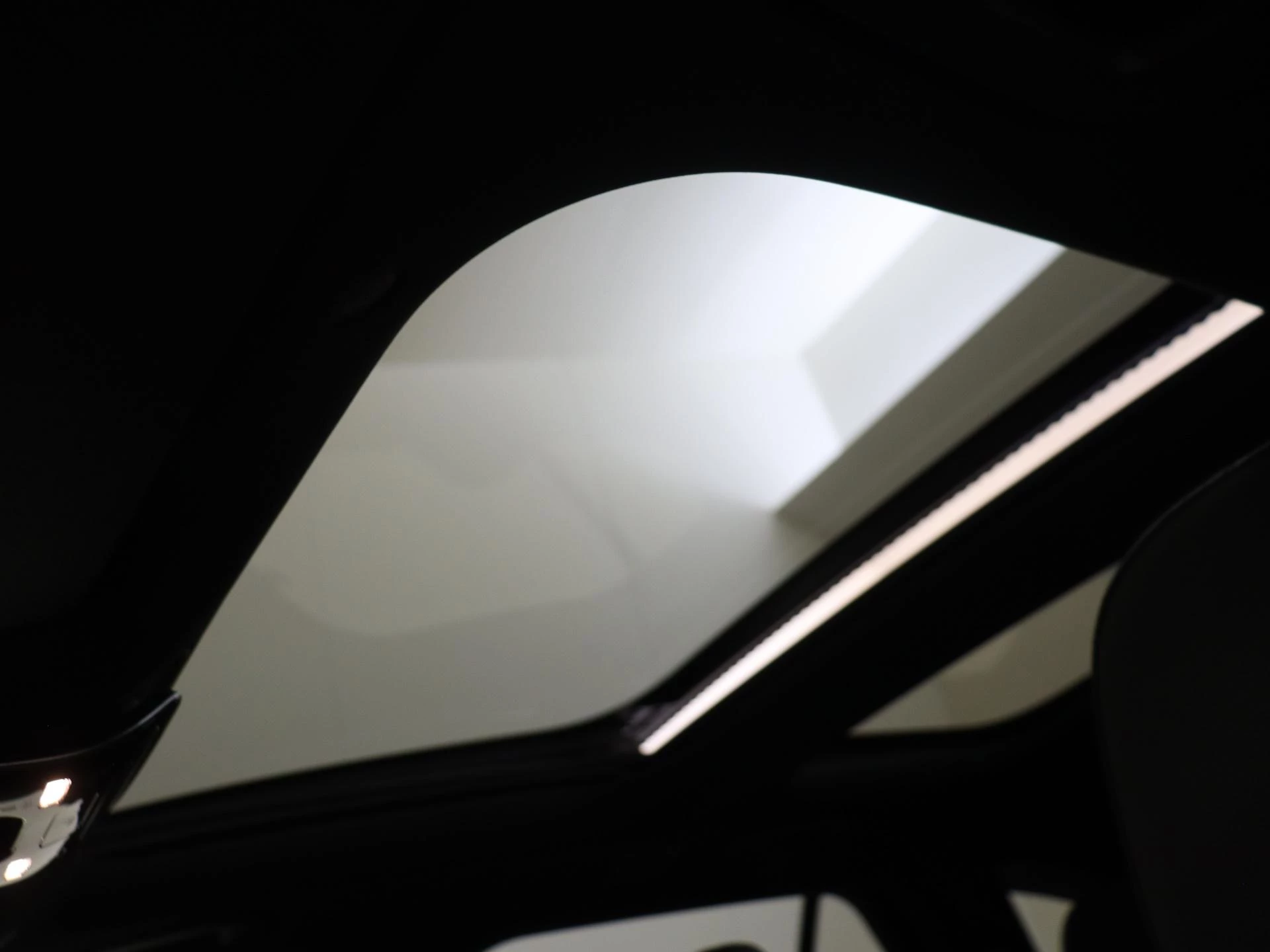 Mercedes-Benz-E-Klasse-image-30