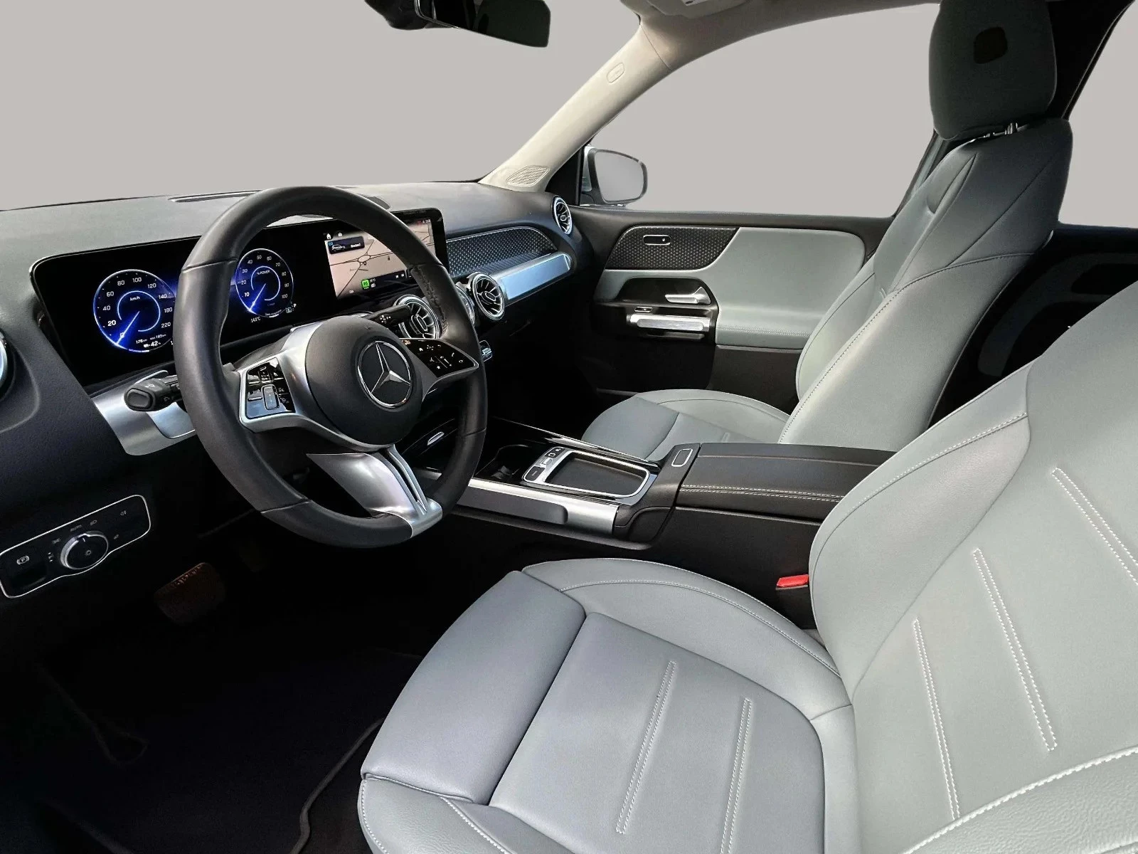 Mercedes-Benz-EQB-image-10