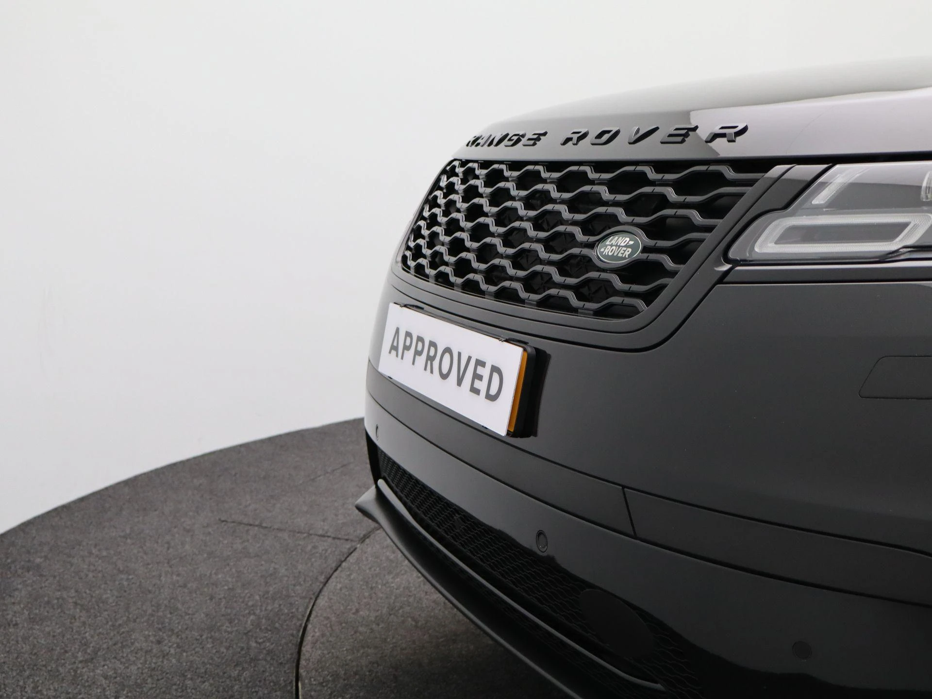 Land Rover-Range Rover Velar-image-39