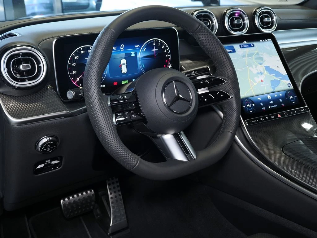 Mercedes-Benz-GLC 300 de-image-6