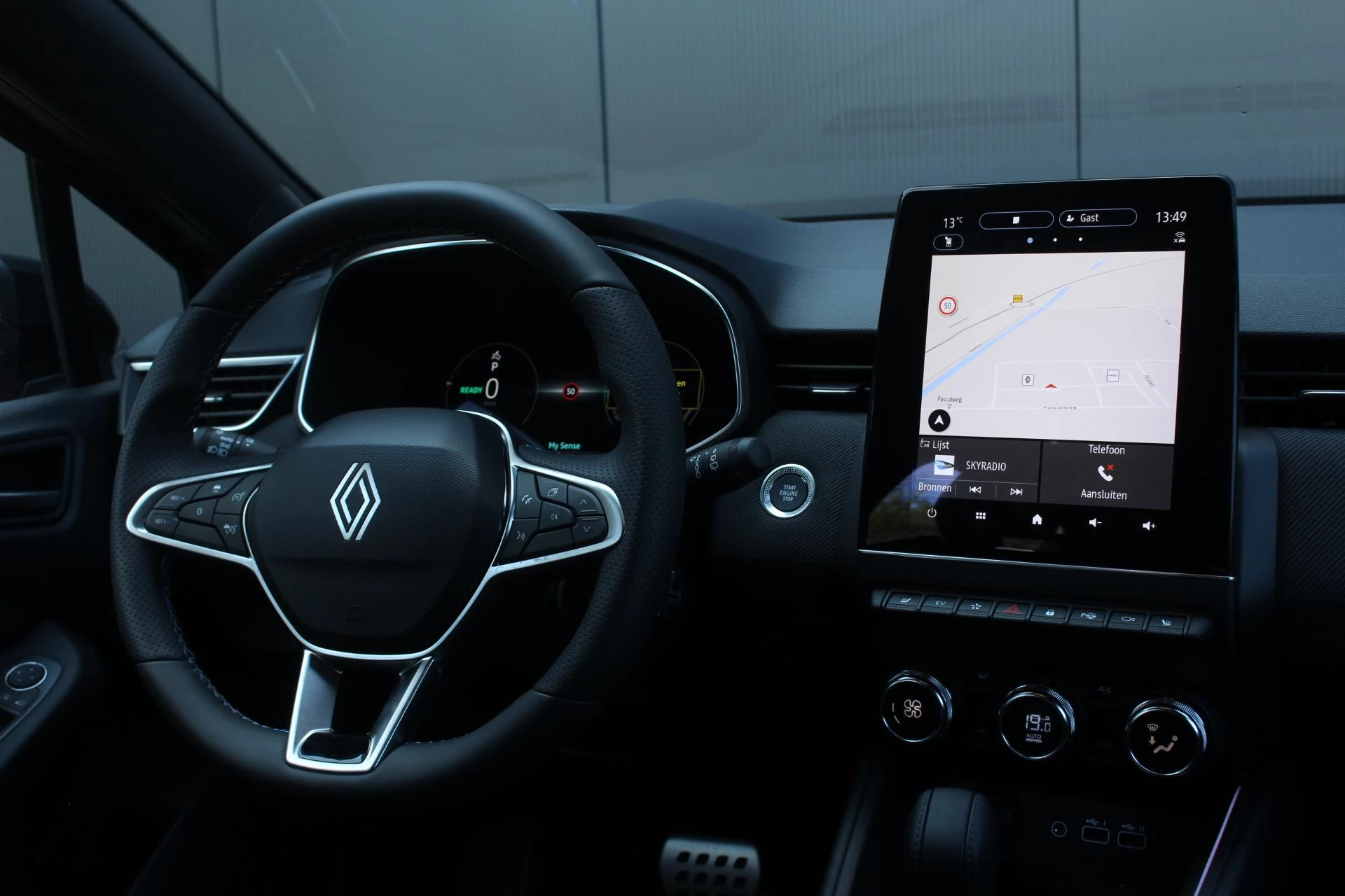 Renault-Clio-image-15