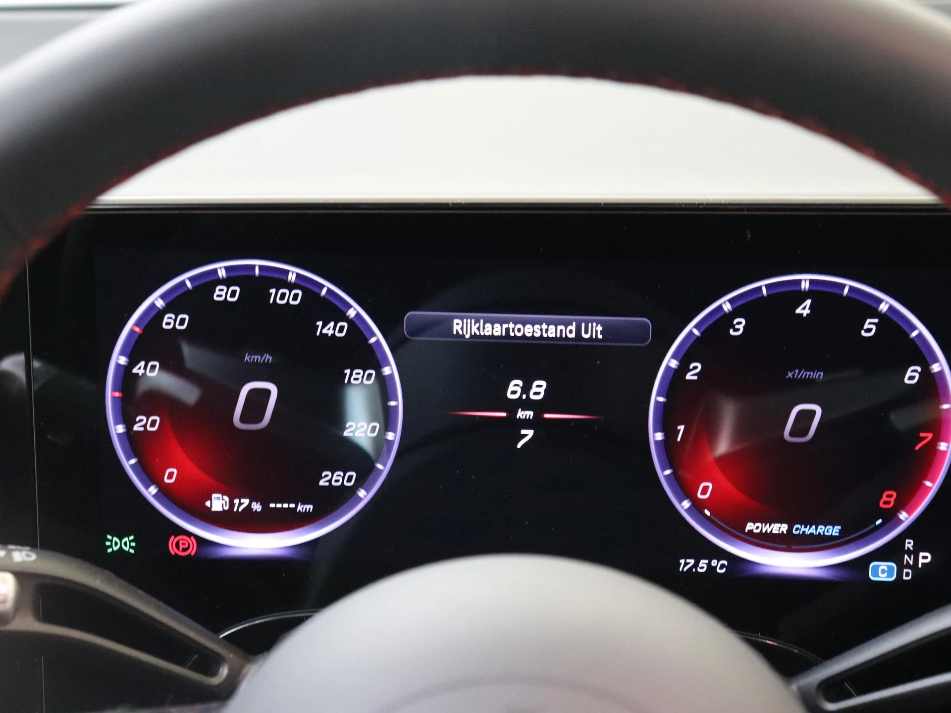 Mercedes-Benz-GLB-image-10