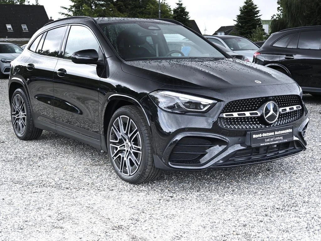 Mercedes-Benz-GLA 200 d-image-4