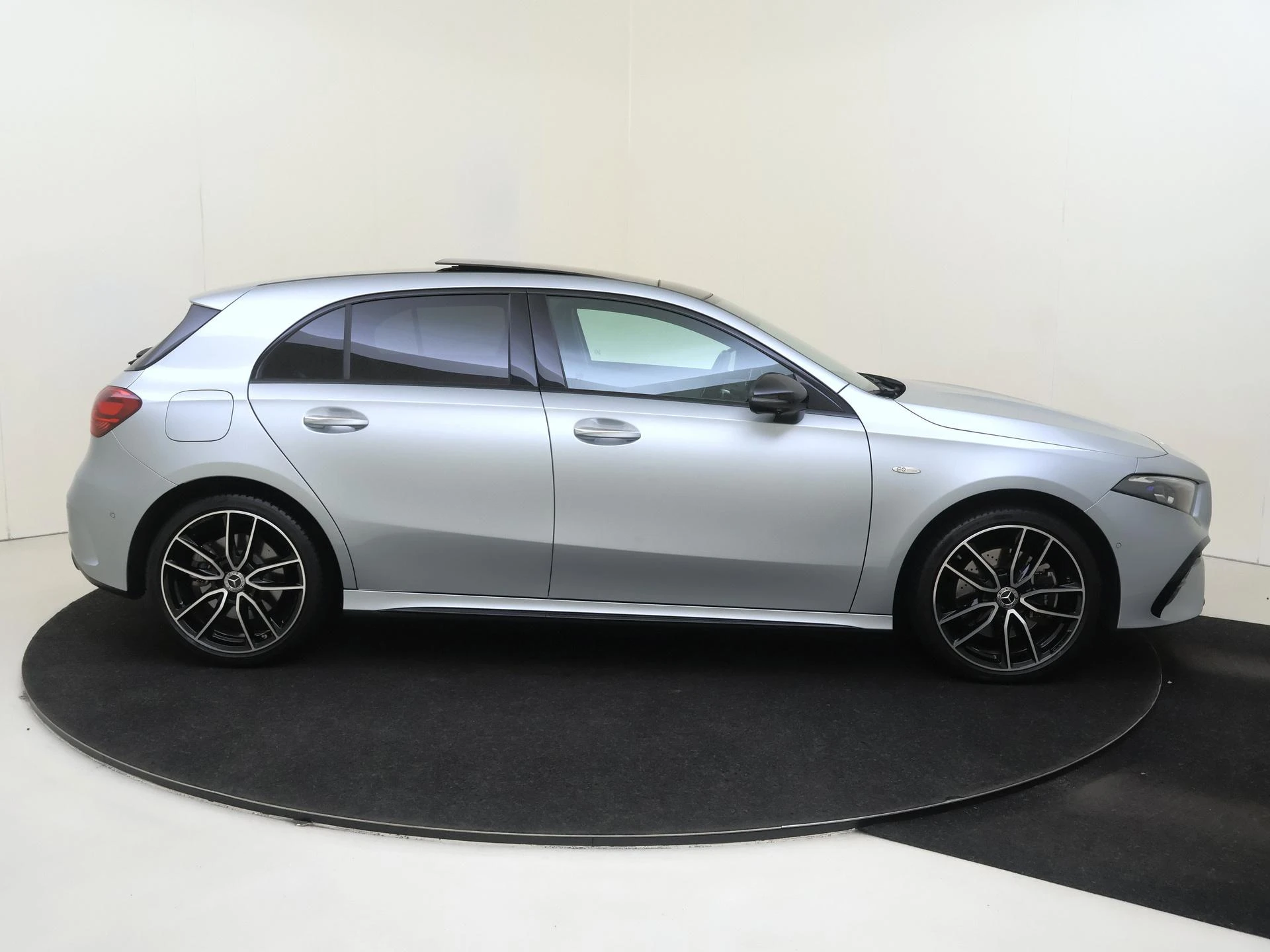 Mercedes-Benz-A-Klasse-image-8