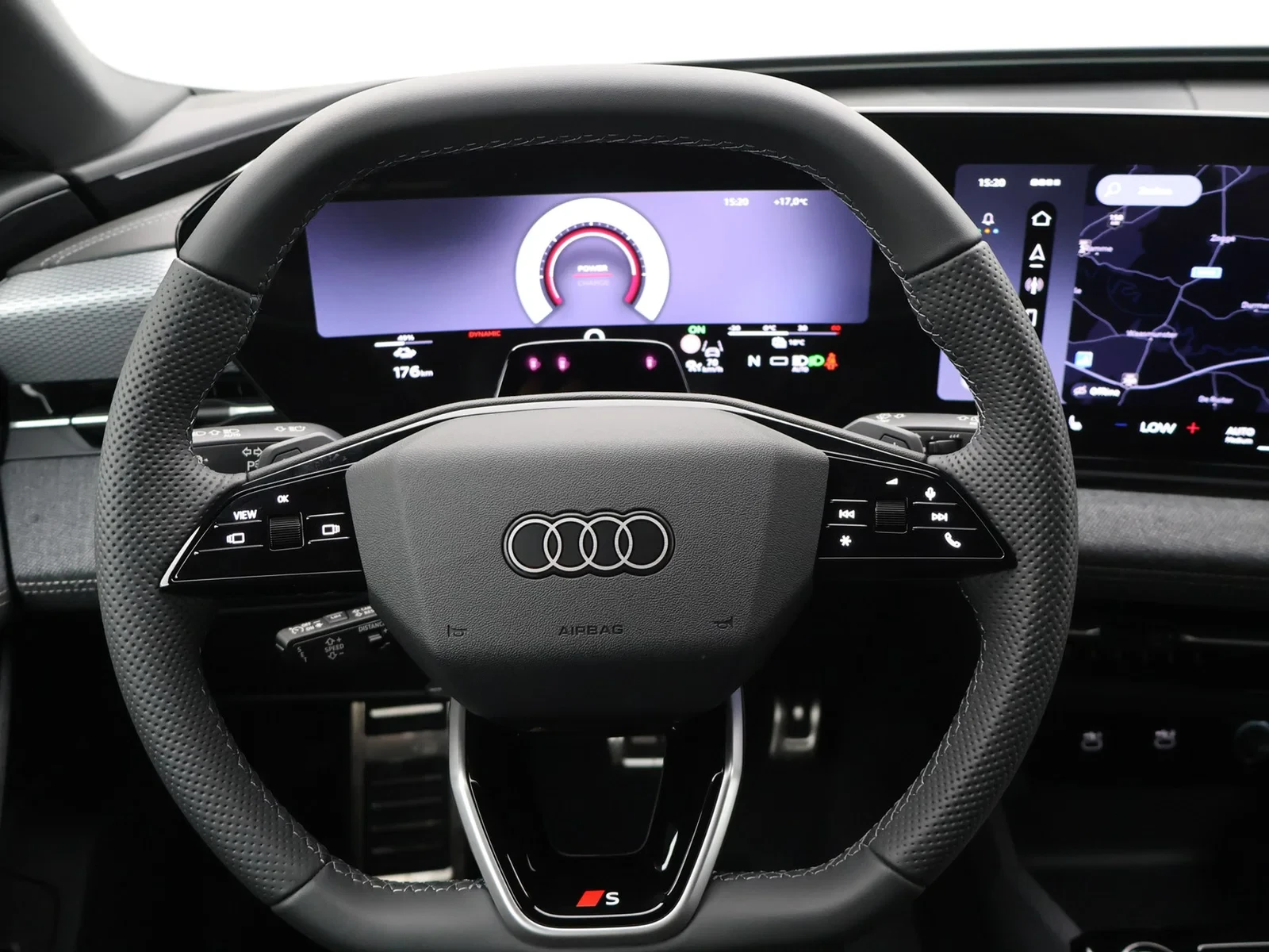 Audi-A6 Avant e-tron-image-18