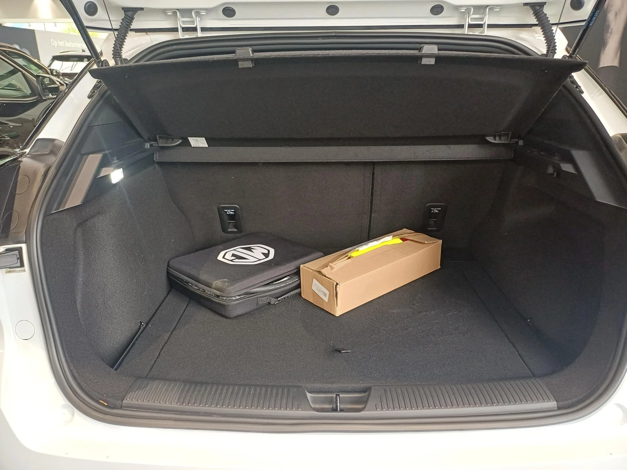 MG MG4 EV 64 kWh Luxury