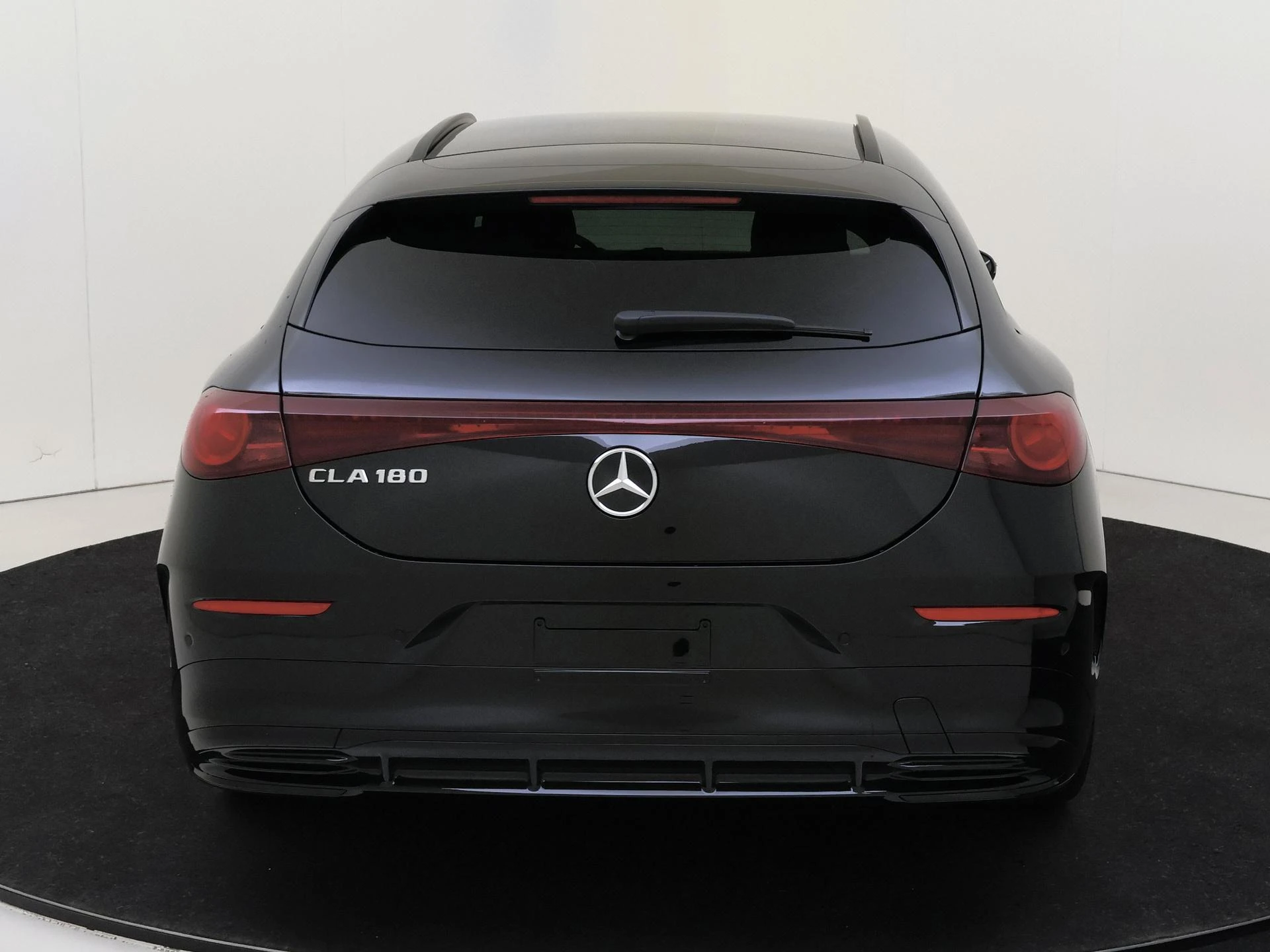 Mercedes-Benz-CLA-image-6