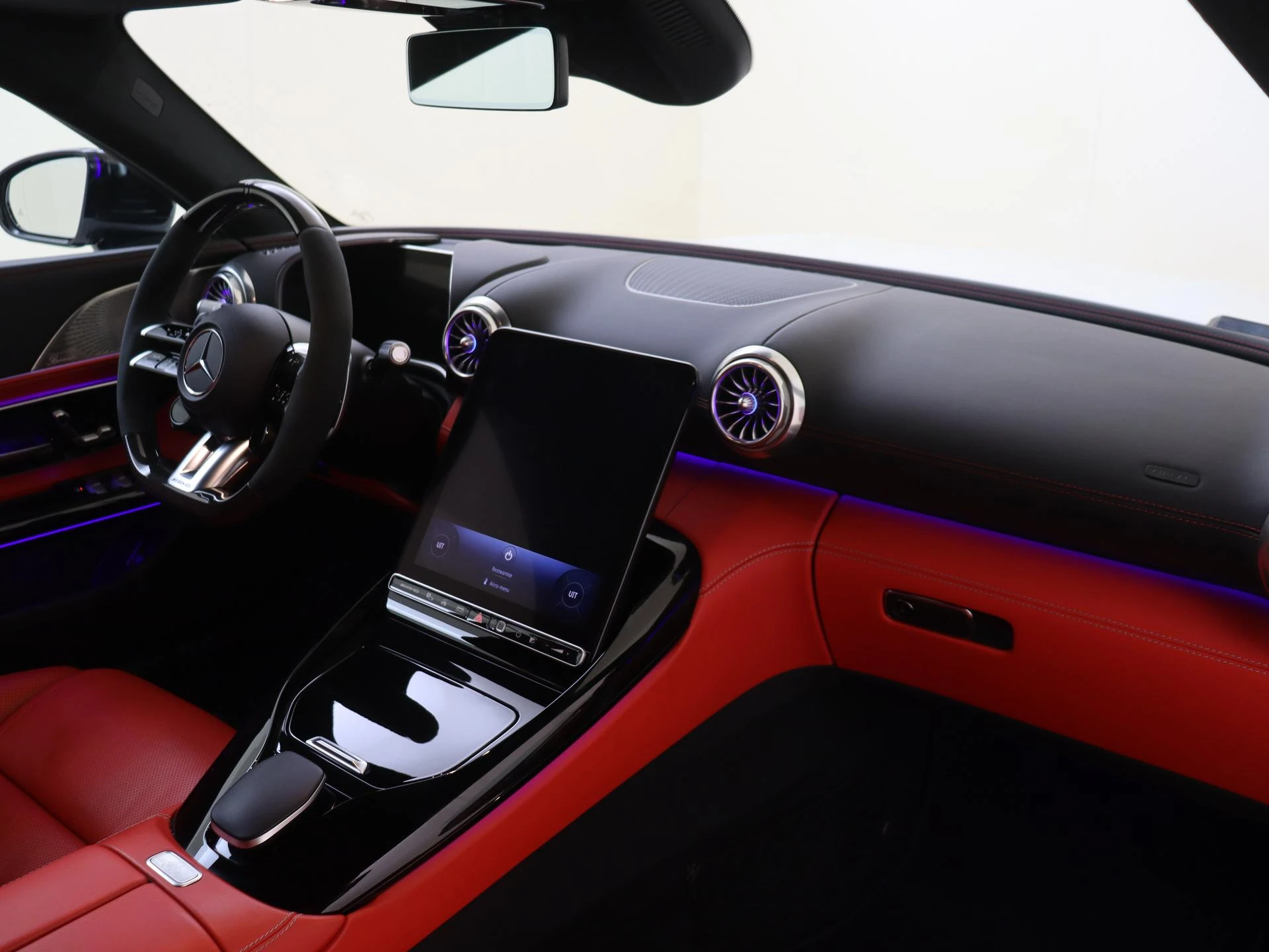 Mercedes-Benz-SL-image-4