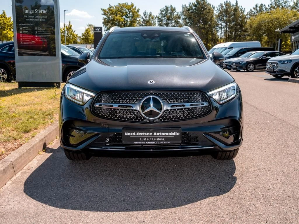 Mercedes-Benz-GLC 300 d-image-3