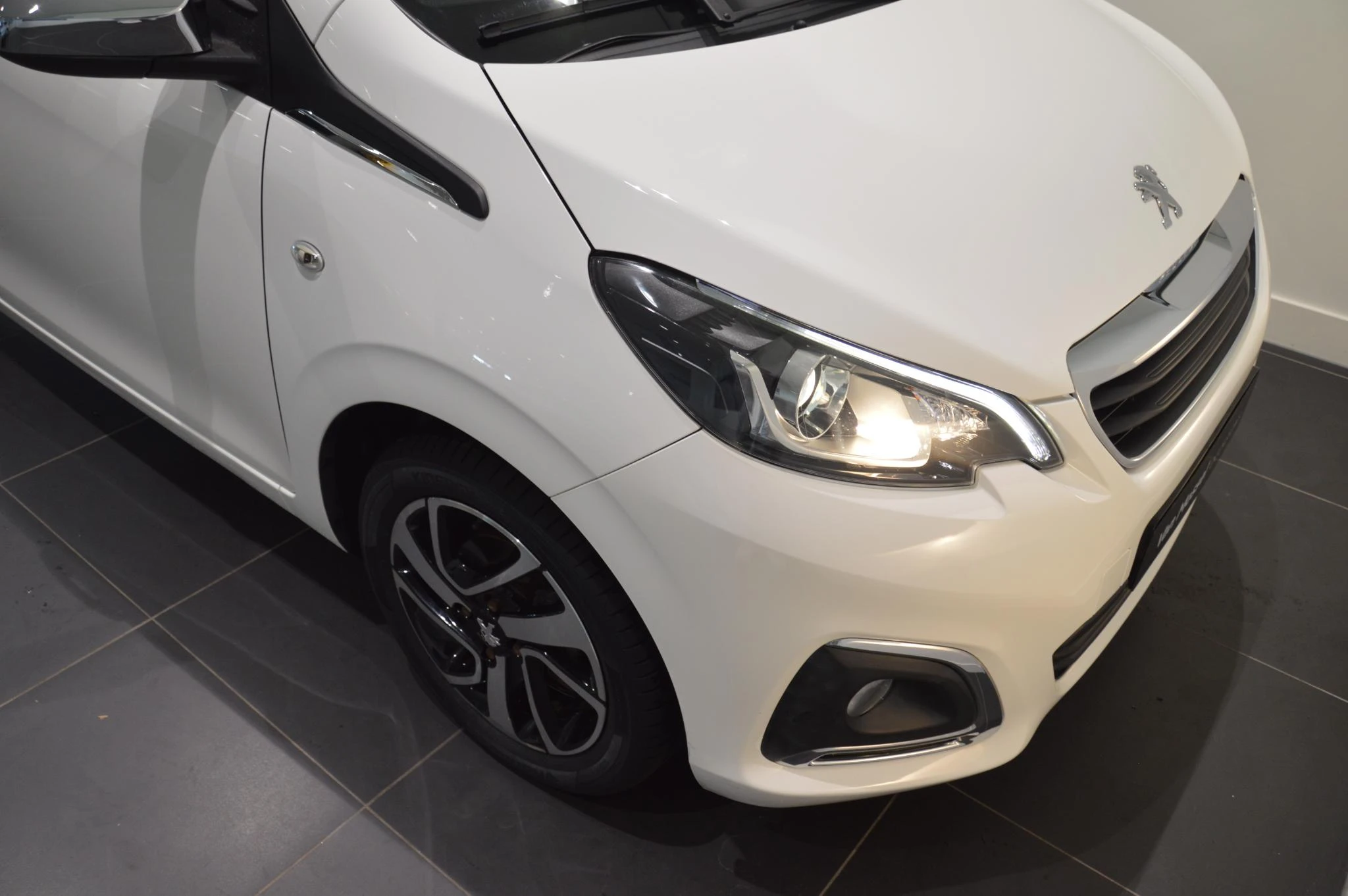 Peugeot 108 1.0 e-VTi Allure Groot scherm en camera